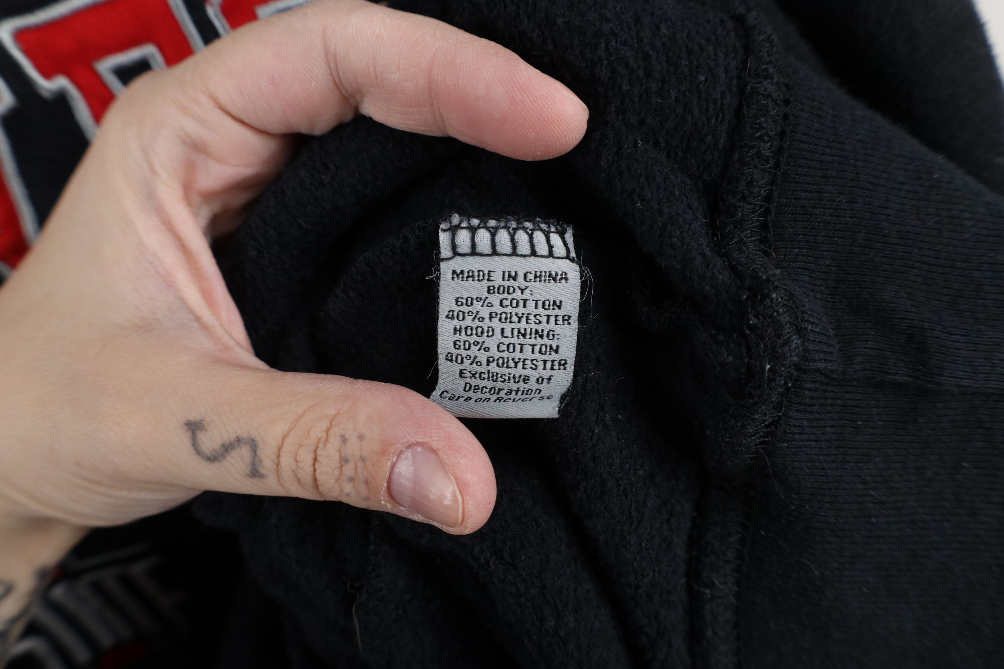 Vintage Vintage Out Ohio State University Hoodie Sweatshirt Black Size US XL / EU 56 / 4 - 12 Thumbnail