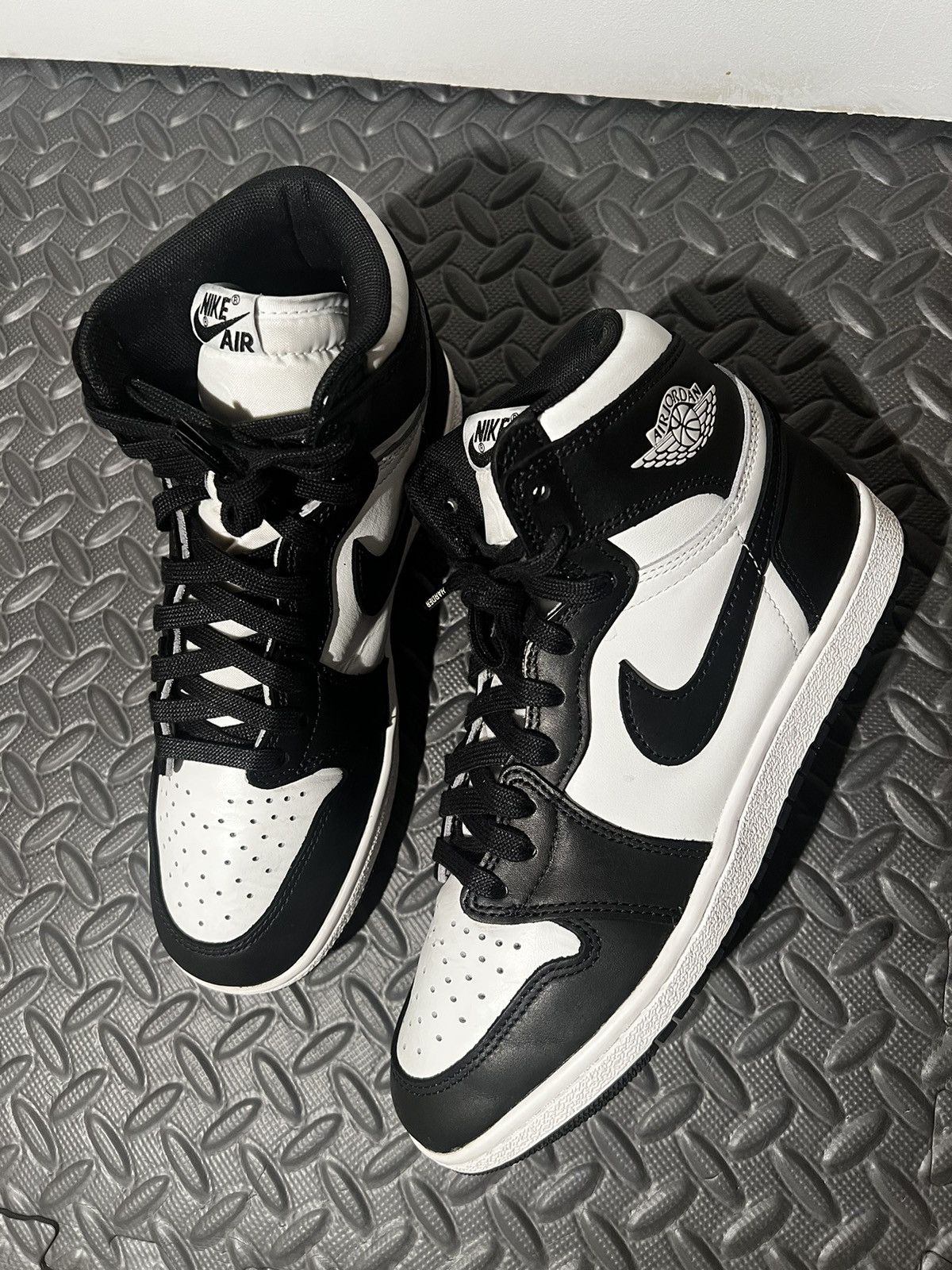 Jordan Brand CLEAN Air Jordan 1 Retro High OG 85’ Size 8.5 Black White Size US 8.5 / EU 41-42 - 2 Thumbnail