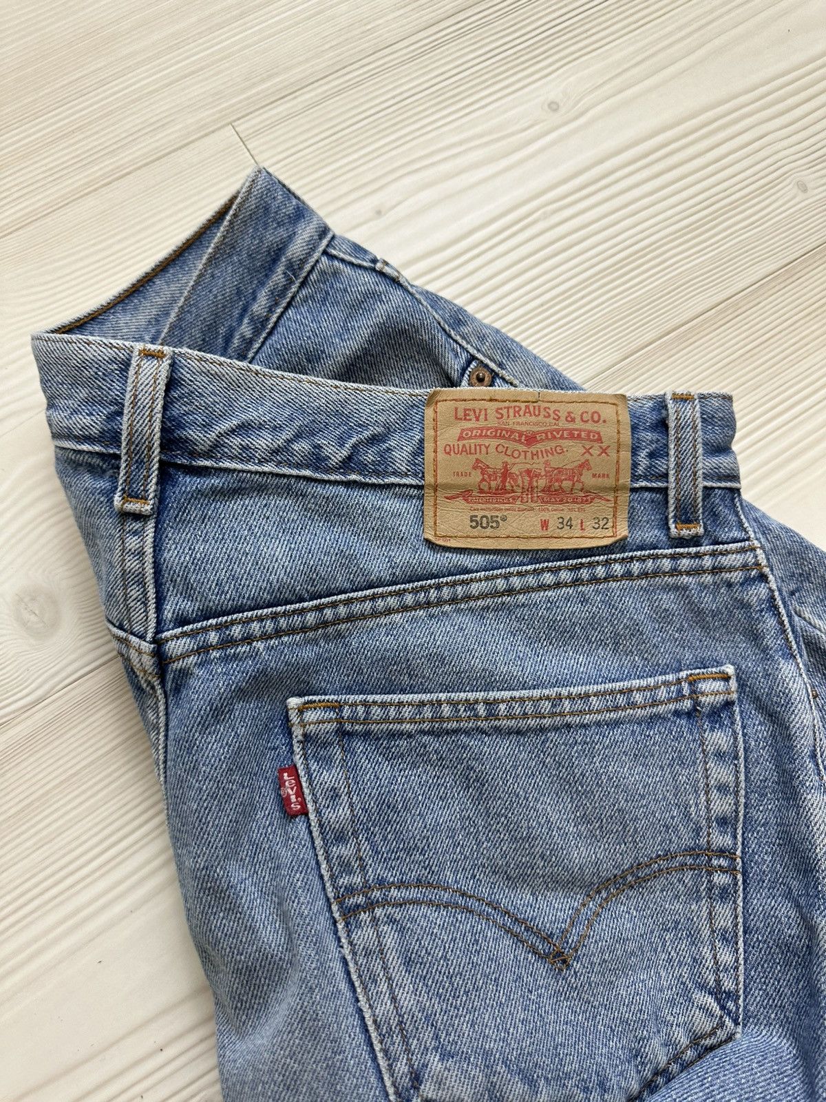 Levi's Vintage Clothing Vintage Levi’s baby blue 505 34/32 06’ Size US 34 / EU 50 - 4 Thumbnail