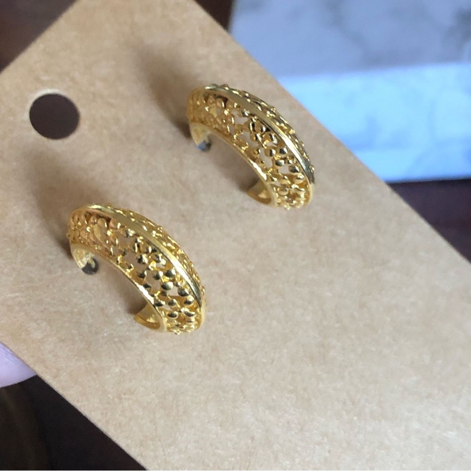 Vintage Vintage 80s shiny gold plated open filigree hoop earring Size ONE SIZE - 4 Thumbnail