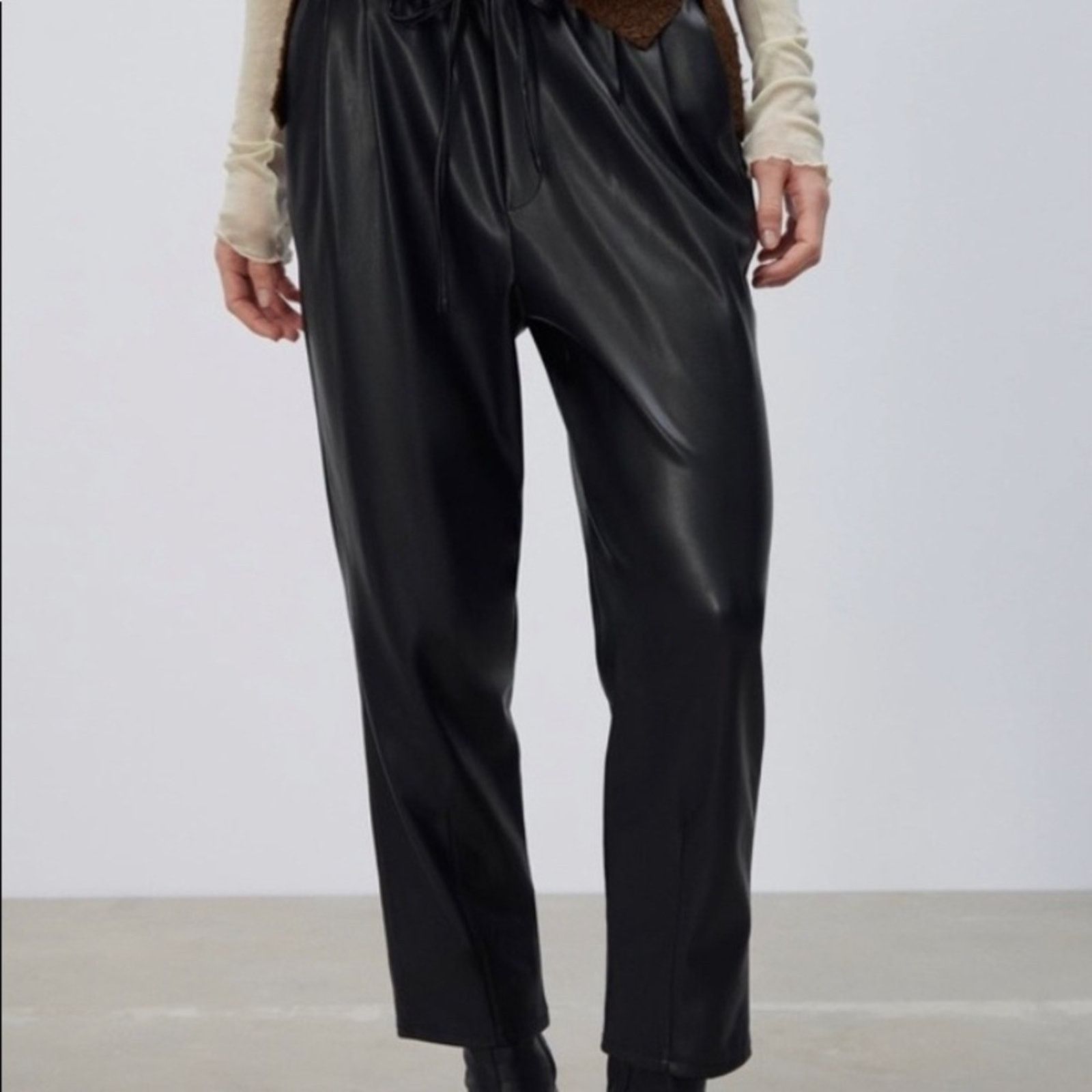 Zara Zara Blogger Favorite Faux Leather weekend pants Size 42" / US 20 - 3 Thumbnail