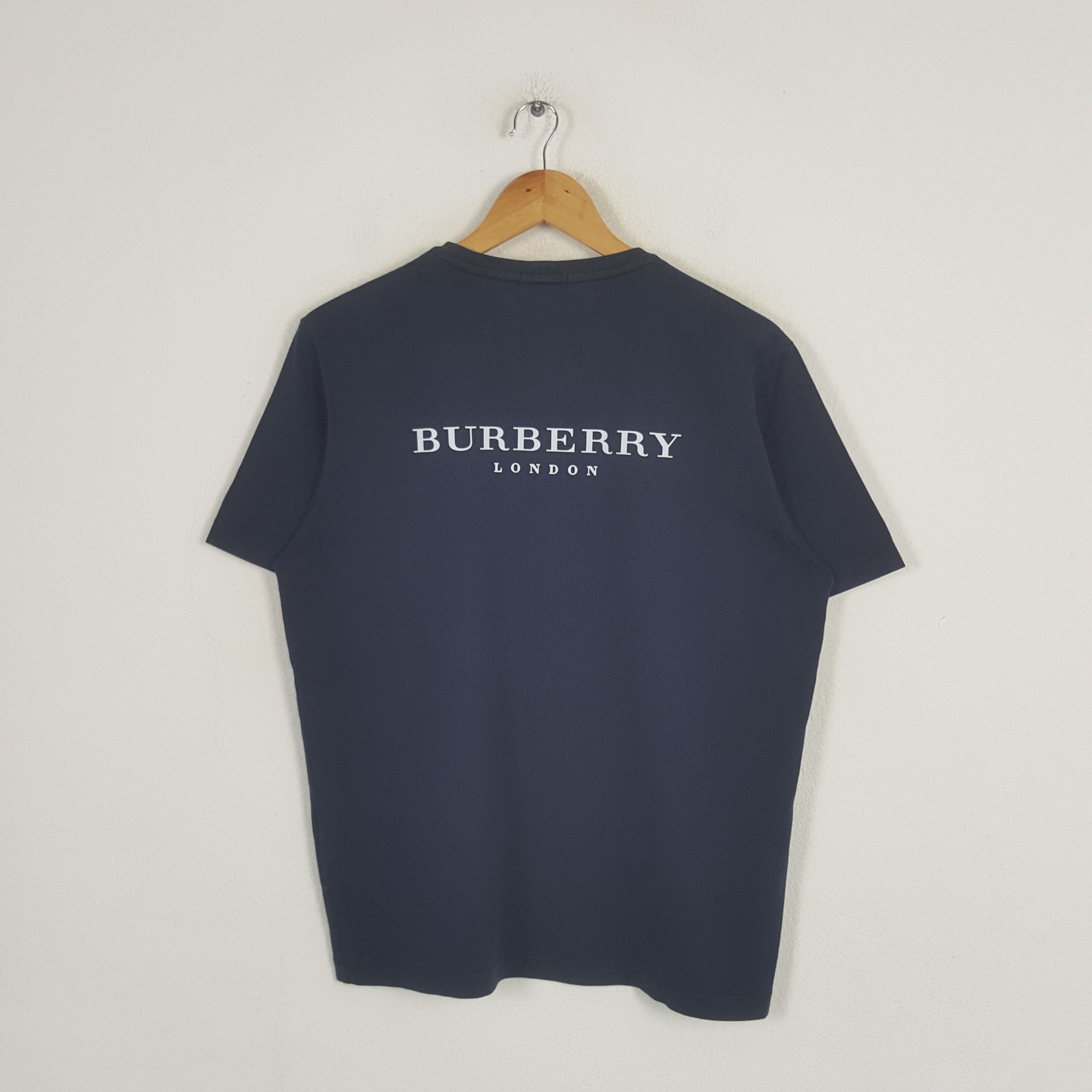 Tシャツ・カットソー BURBERRY Men T Shirts 8072008 TEMPAHB3590 Blue Burberry BURBERRY Men T-Shirts 8072008 TEMPAHB3590 Blue