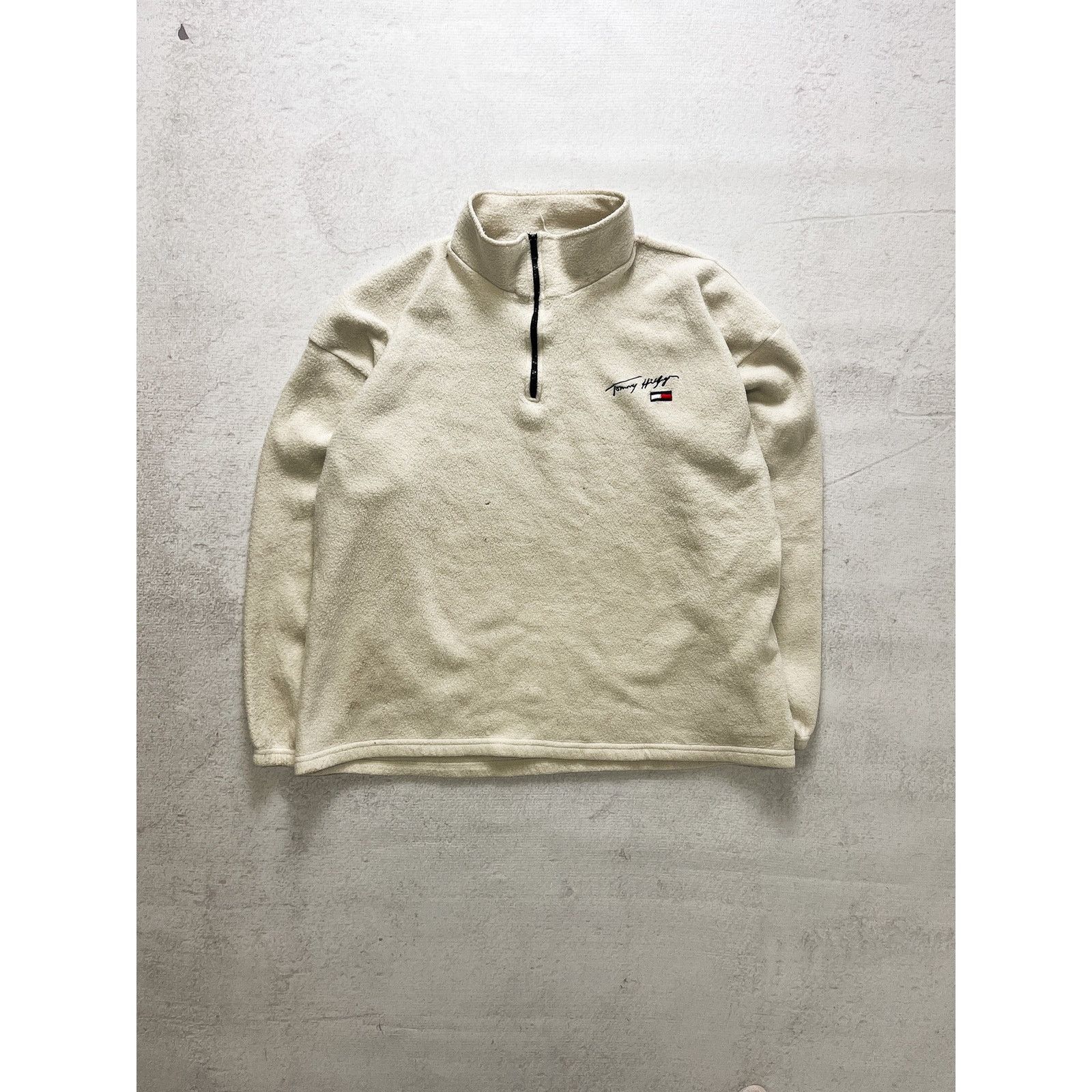 Tommy Hilfiger Vintage 90s Tommy Hilfiger Sweatshirt - Women's Medium Size M / US 6-8 / IT 42-44 - 1 Thumbnail