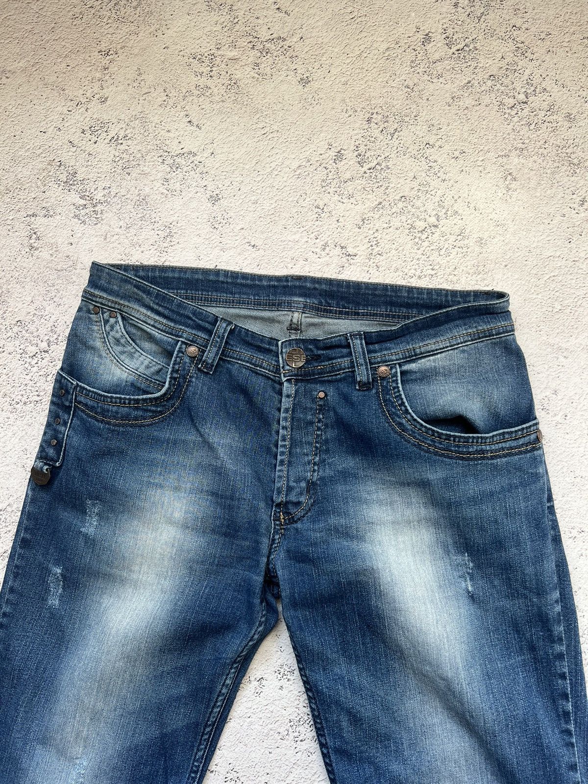 Diesel × If Six Was Nine × Vintage Vintage Diesel Faded Jeans Y2K Size US 34 / EU 50 - 2 Thumbnail