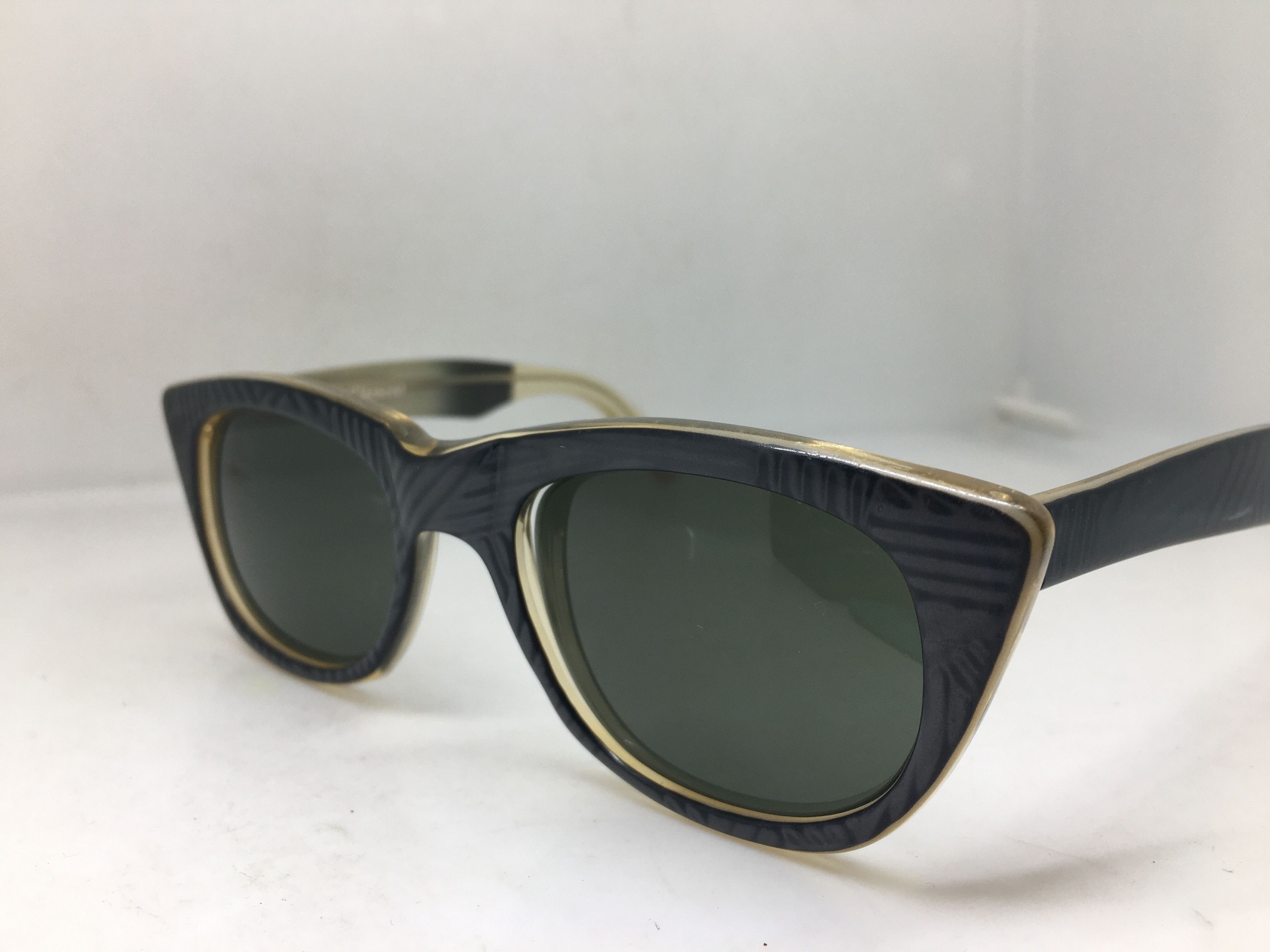 Vintage Vintage Jean Clement Louvre Handmade Sunglasses Frame Size ONE SIZE - 4 Thumbnail