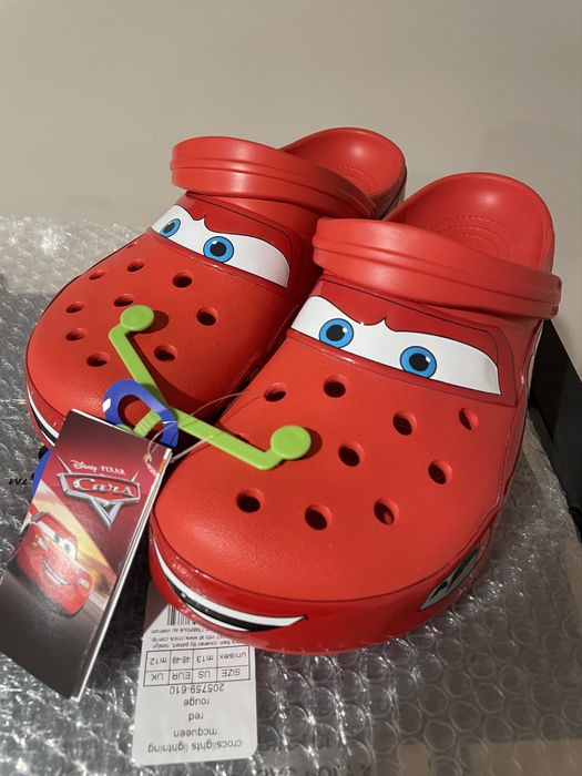 Lightning mcqueen best sale crocs size 13