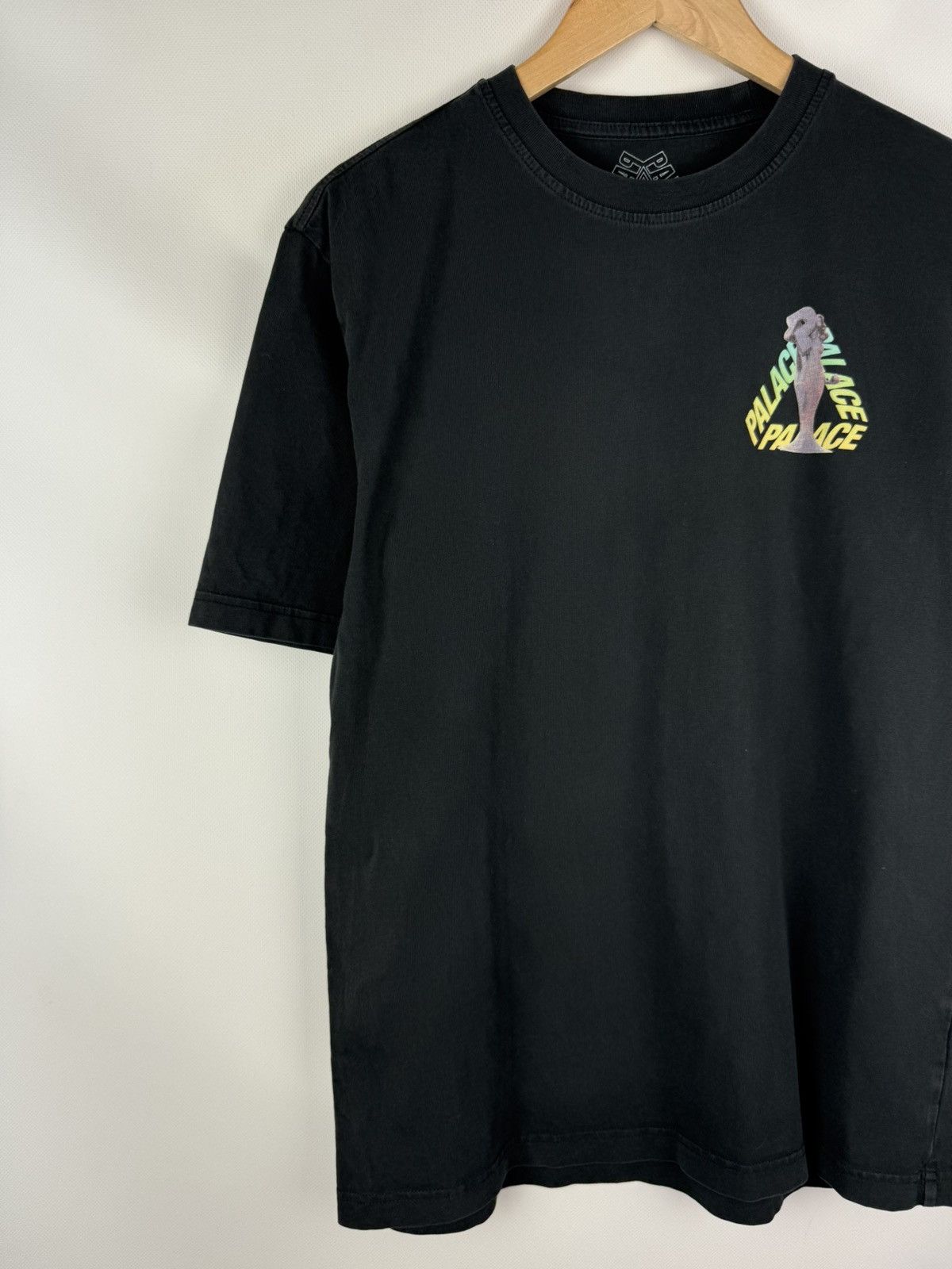 Palace Palace Skateboards Rolls P-3 Men’s Big Back Logo T Shirt Size US M / EU 48-50 / 2 - 10 Thumbnail