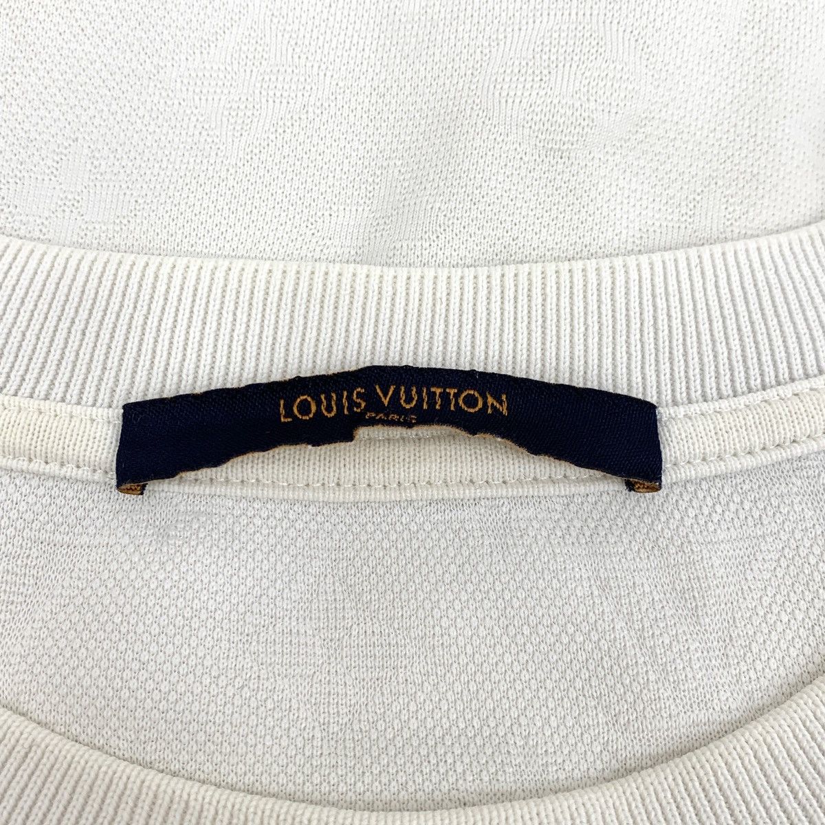 Louis Vuitton Louis Vuitton white Logo Full Print T-Shirt Size US XL / EU 56 / 4 - 5 Thumbnail