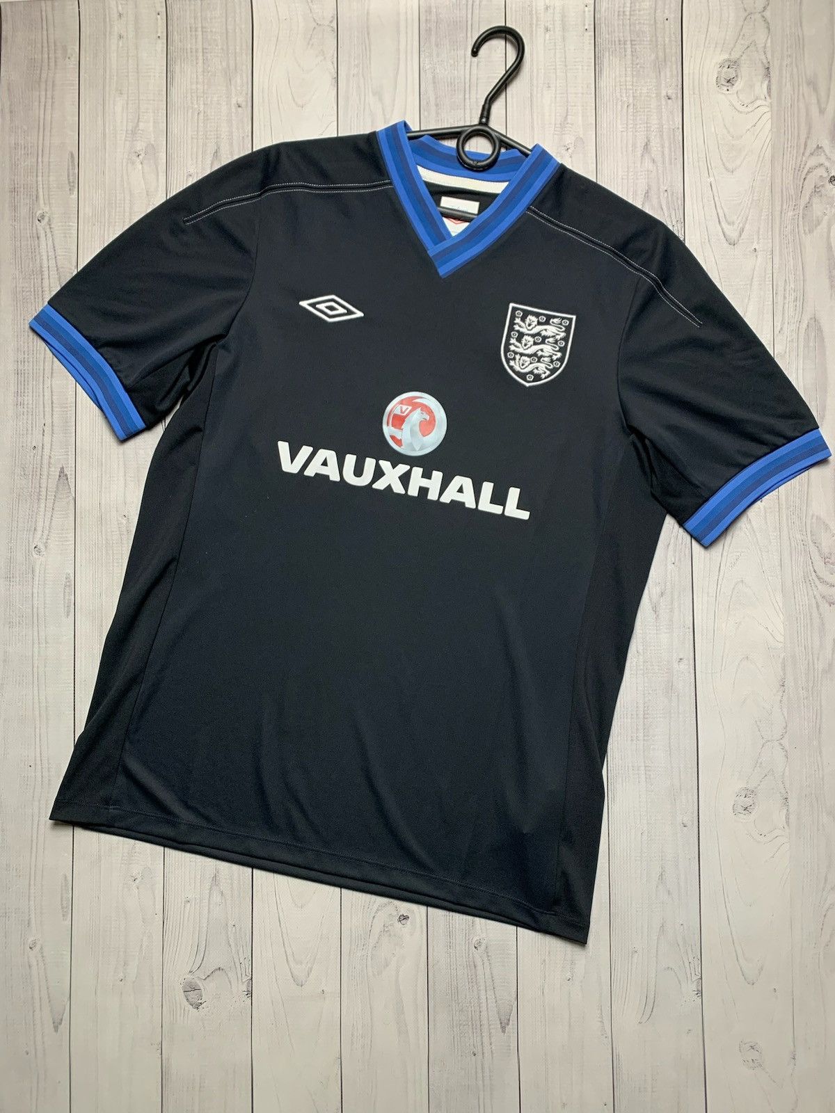Vintage Umbro England soccer jersey size L logo