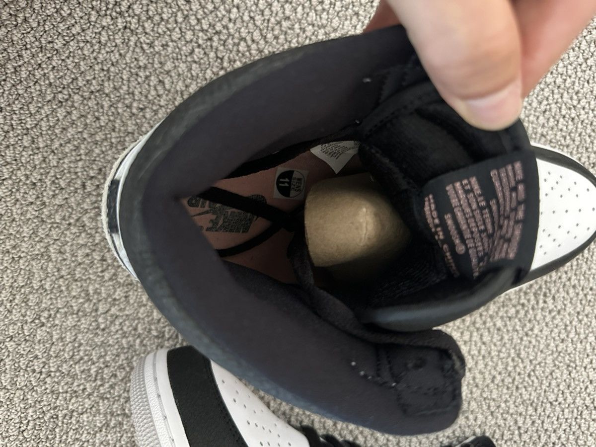 Nike Jordan 1 Bleached Coral Size US 11 / EU 44 - 13 Thumbnail