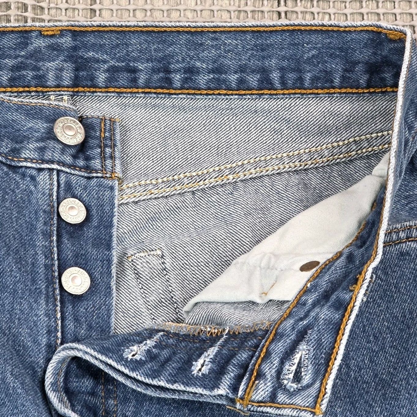 Levi's VINTAGE Levi's 501 Jeans Womens 30x30 Blue Denim Button Fly 80s 90s Regular Women Jeans Size 30" / US 8 / IT 44 - 6 Thumbnail