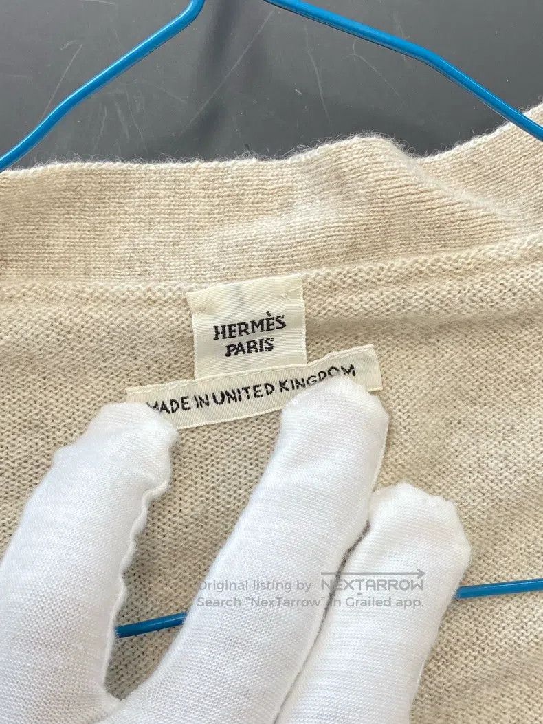 Hermes Hermes Solid color V-neck three-button knit cardigan Size XS / US 0-2 / IT 36-38 - 5 Thumbnail