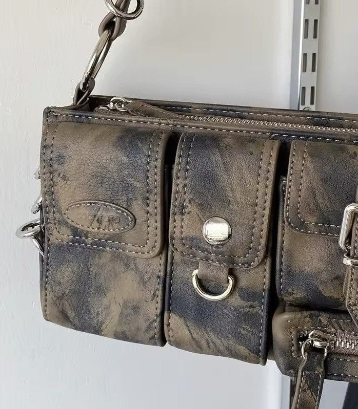 Japanese Brand Women Half-moon Leather Hasp Shoulder Crossbody Bag Size ONE SIZE - 4 Thumbnail