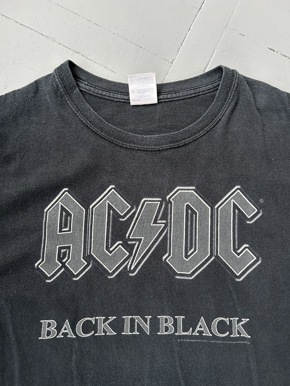 AC/DC AC/DC back in black vintage T-shirt Size US M / EU 48-50 / 2 - 4 Thumbnail