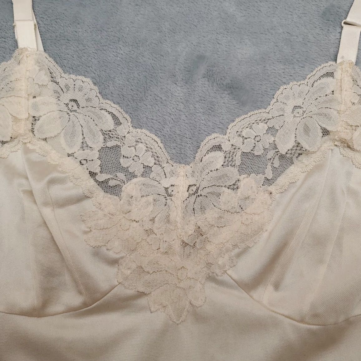 Vintage VINTAGE Lorraine Nightgown Womens 36 Tall Beige Nylon Lace Romantic Cottagecore Camisole Sleeveless Shirt Dress Womens Lace Size ONE SIZE - 6 Thumbnail