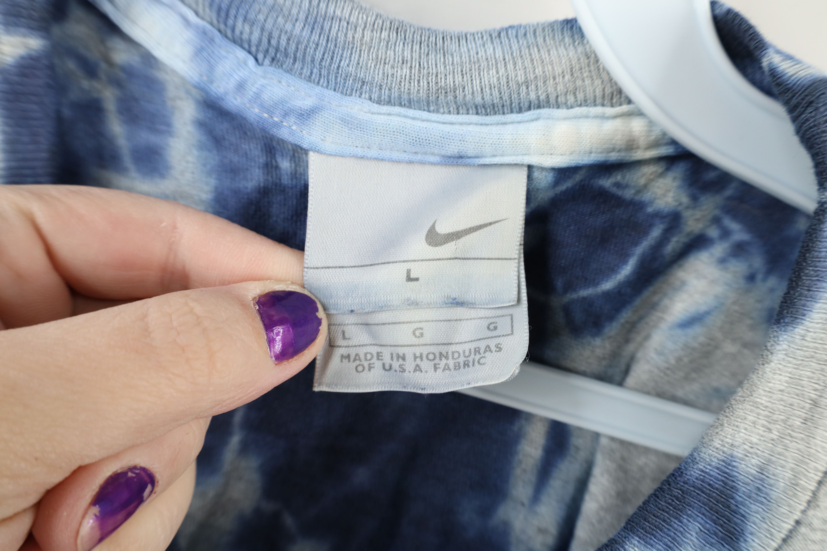 Vintage Vintage Nike Acid Wash Travis Scott Mini Swoosh T-Shirt Size US L / EU 52-54 / 3 - 5 Thumbnail