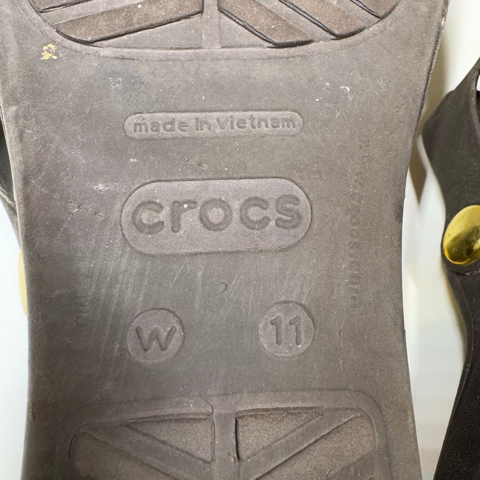 Crocs Crocs Sanrah Circle Medallion Sandal Sz 11 ESPRESSO GOLD Size US 11 / IT 41 - 8 Thumbnail