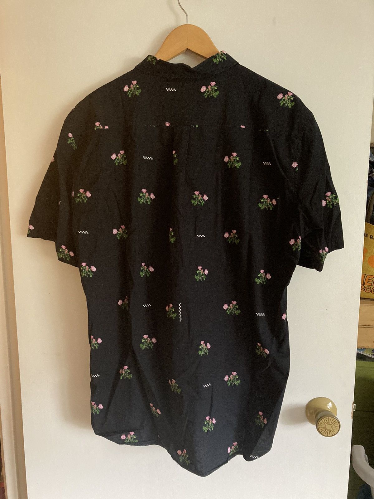 Vans Vans Checkered and Rose Design Button Up Shirt Size US XL / EU 56 / 4 - 4 Thumbnail