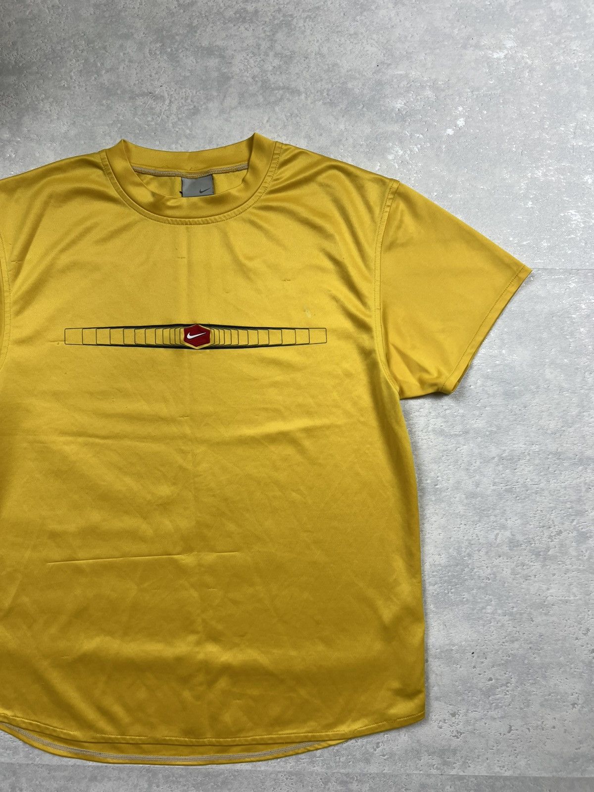 Nike 90s Nike Central Swoosh TN Vintage Y2K Drill Retro T-Shirt Size US S / EU 44-46 / 1 - 3 Thumbnail