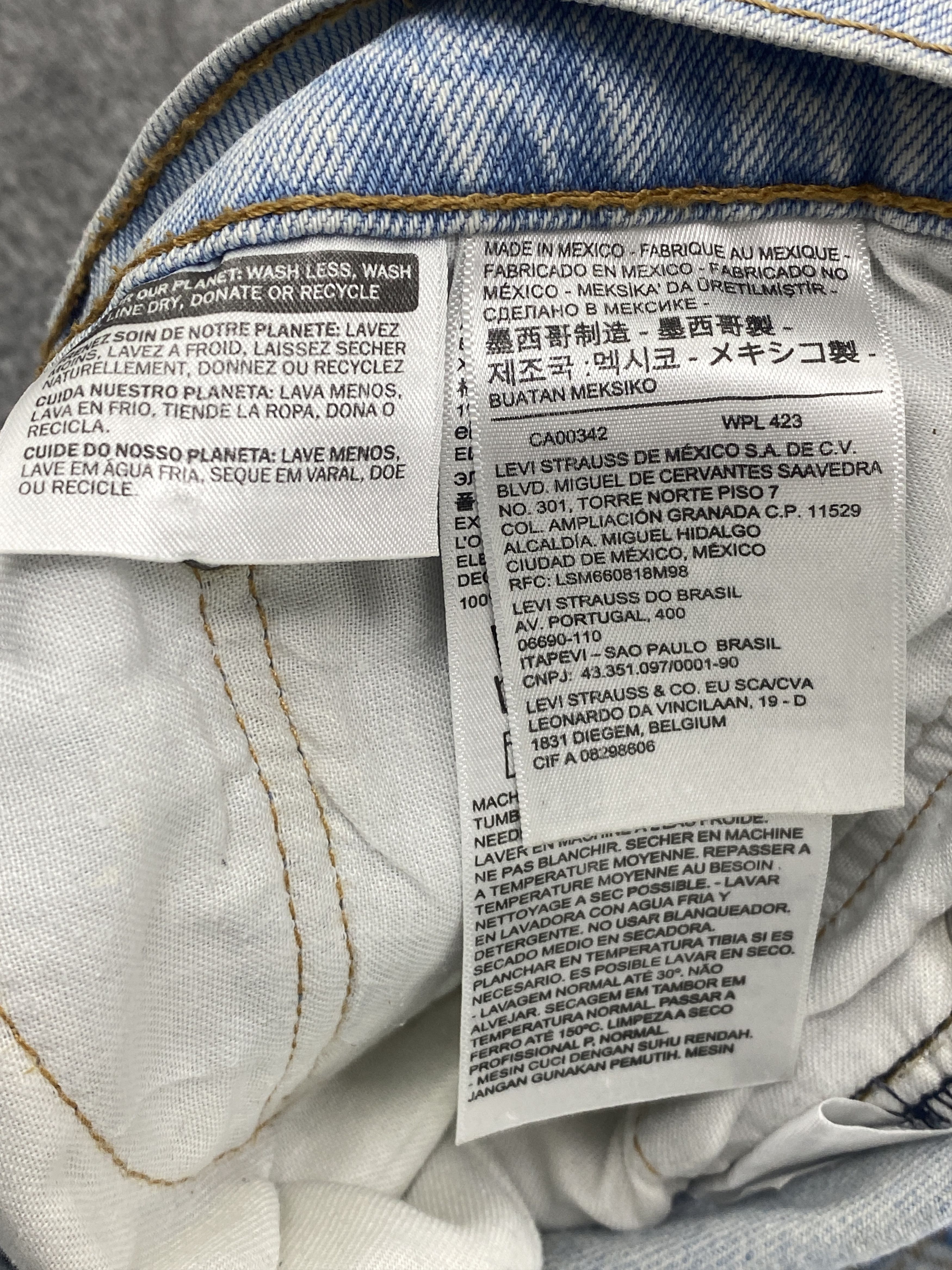 Levi's × Vintage Vintage Levi's 505 Light Washed Stained Jeans DP2653 Size US 34 / EU 50 - 13 Thumbnail