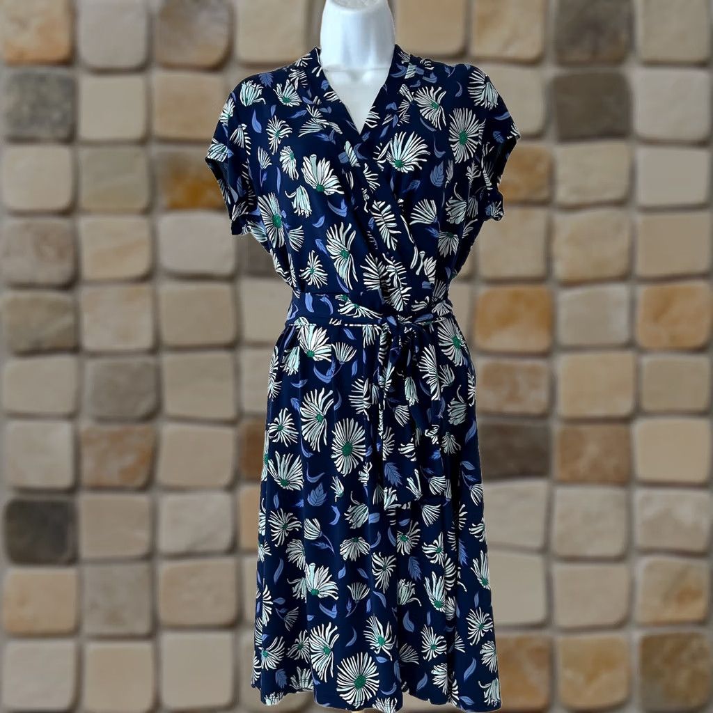liz claiborne short sleeve midi sheath dress Liz Claiborne Liz Claiborne Midi Sheath dress 4 Black 100% Linen Buttons Short  Sleeves Classic