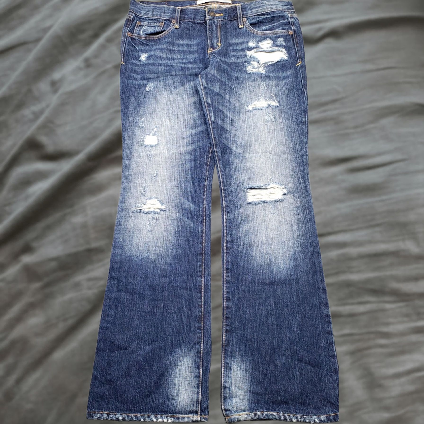 Abercrombie & Fitch Abercrombie & Fitch Flare Jeans Womens 6 Blue Denim Distressed 5-Pocket Regular 30.25" Inseam 36.75" Outseam Mens? Womens Size 6 Size 28" / US 6 / IT 42 - 1 Thumbnail