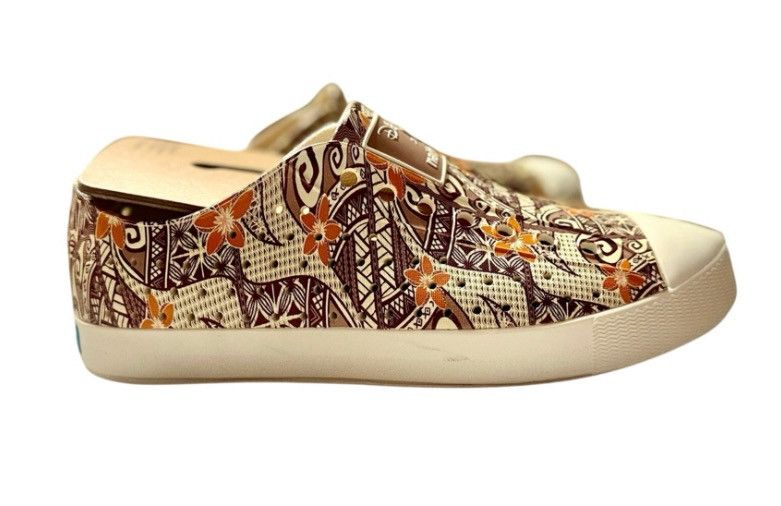 Crocs × Disney Disney x Native Jefferson Print Shoes Tiki Room – M6/W8 NWT Size US 8 / IT 38 - 2 Thumbnail