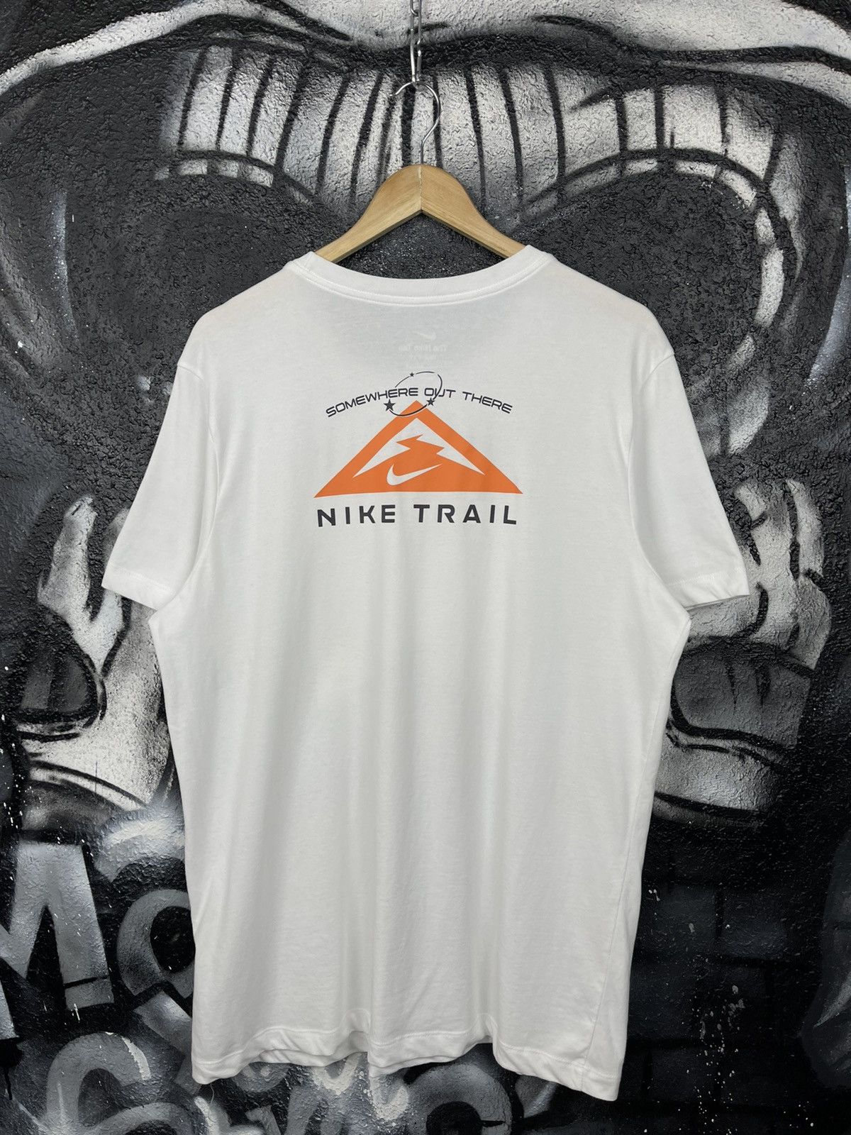 Nike Nike Trail Dri-Fit Logo Print T-Shirt Men’s Size L Size US L / EU 52-54 / 3 - 3 Thumbnail