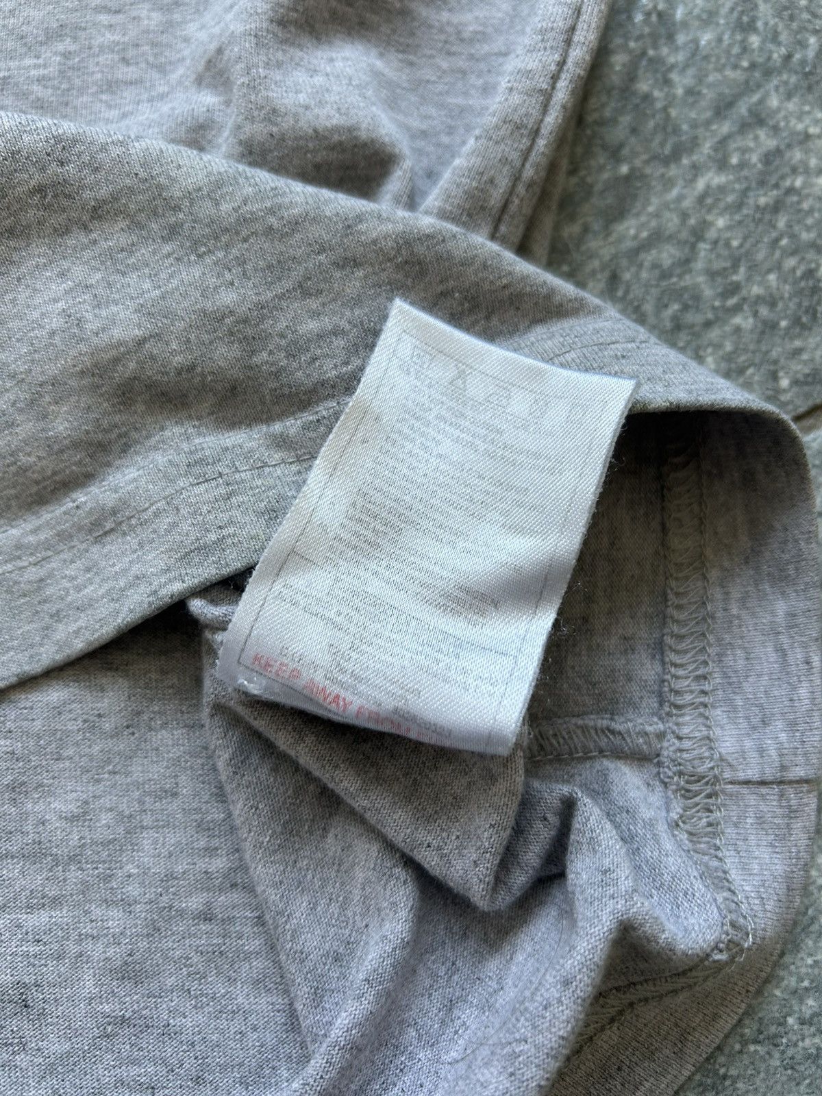 Vintage Vintage shirt tee V large Nike Size US L / EU 52-54 / 3 - 8 Thumbnail