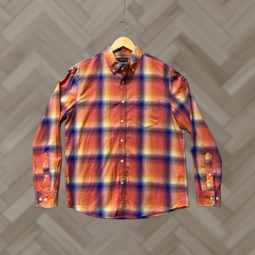 Banana Republic Banana Republic Shirt Mens M Plaid Short Sleeve Button Up / 162-25 Multicolor Cotton Woven Casual Regular Collar Button-Front Men’s Shirt Size US M / EU 48-50 / 2 - 1 Thumbnail