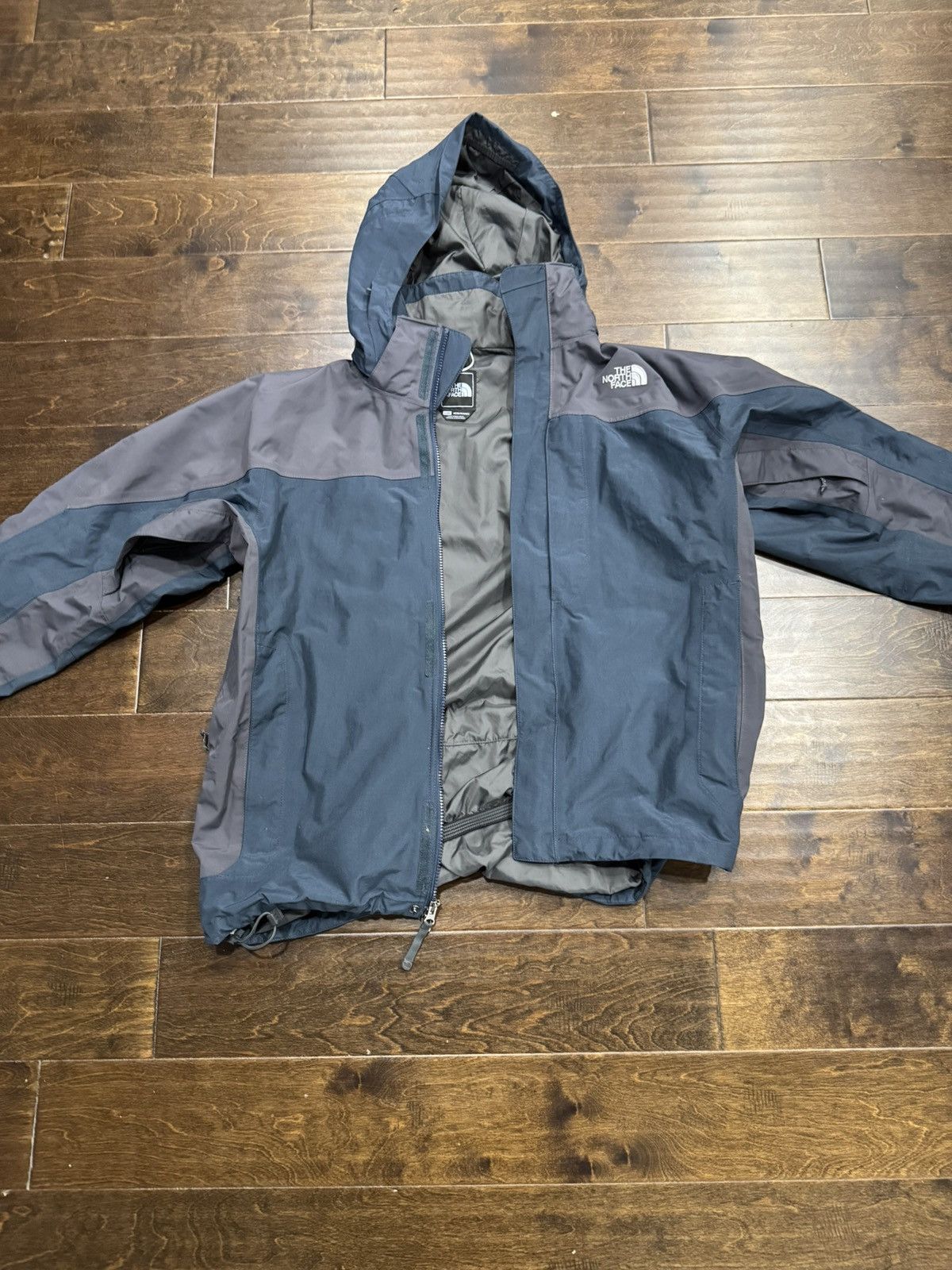 The North Face Navy Blue The North Face Waterproof Windbreaker Jacket Size US L / EU 52-54 / 3 - 3 Thumbnail