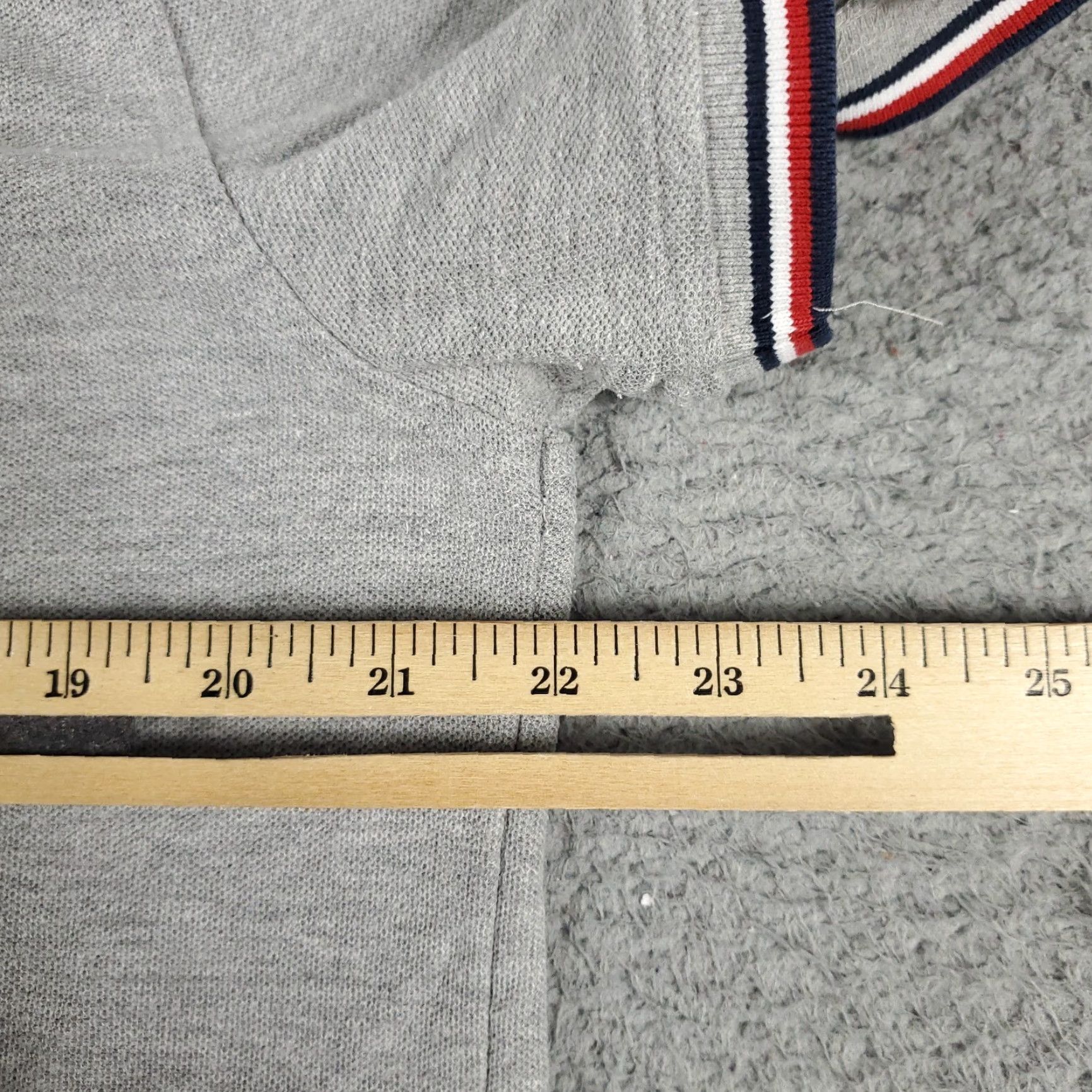 Tommy Hilfiger Tommy Hilfiger Polo Shirt Mens Large Gray Solid Short Sleeve Casual Polo Shirt L Gray Mens Size US L / EU 52-54 / 3 - 6 Thumbnail