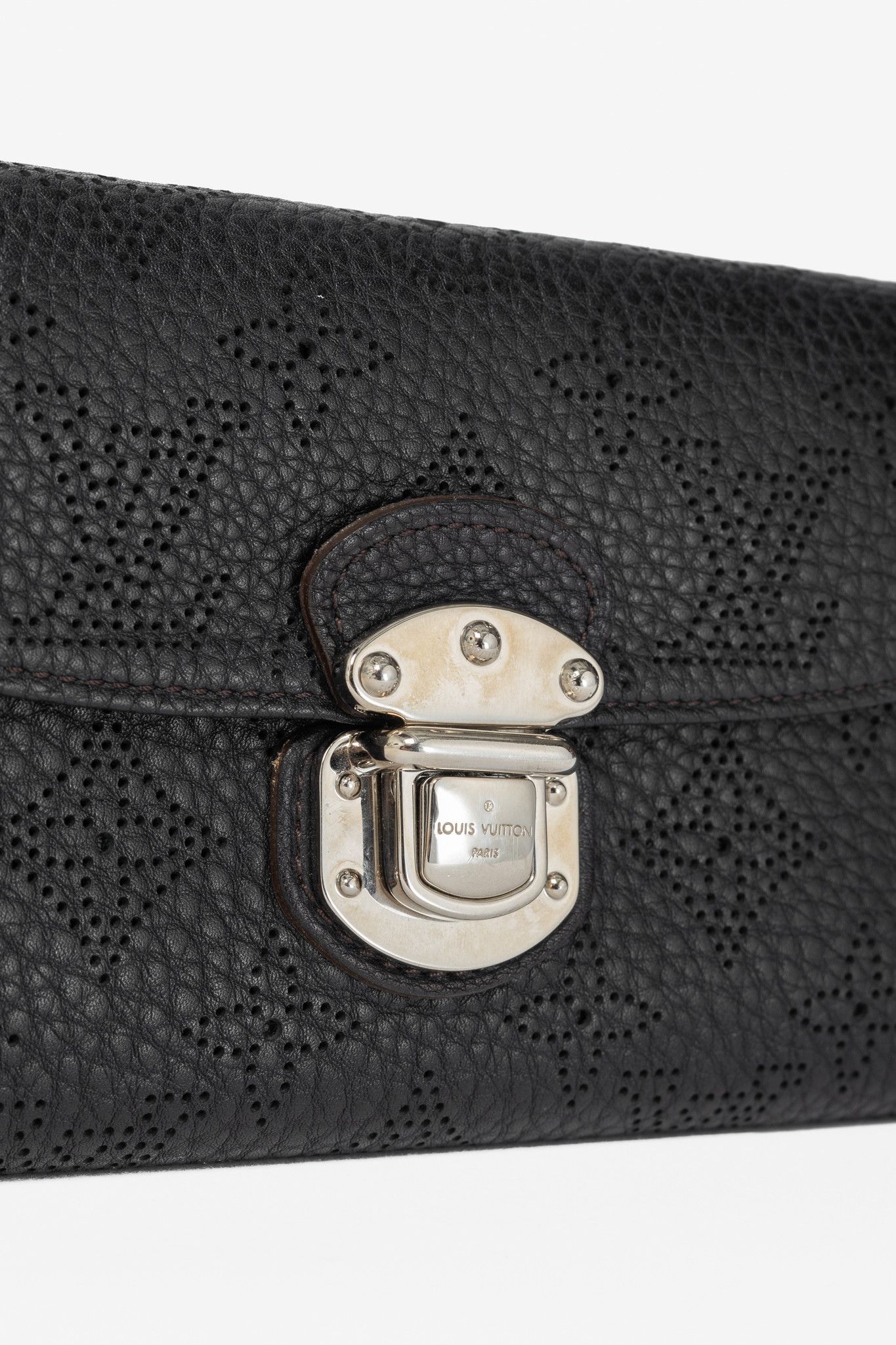 Louis Vuitton Louis Vuitton Amelia Black Mahina Perforated Leather Wallet Size ONE SIZE - 6 Thumbnail