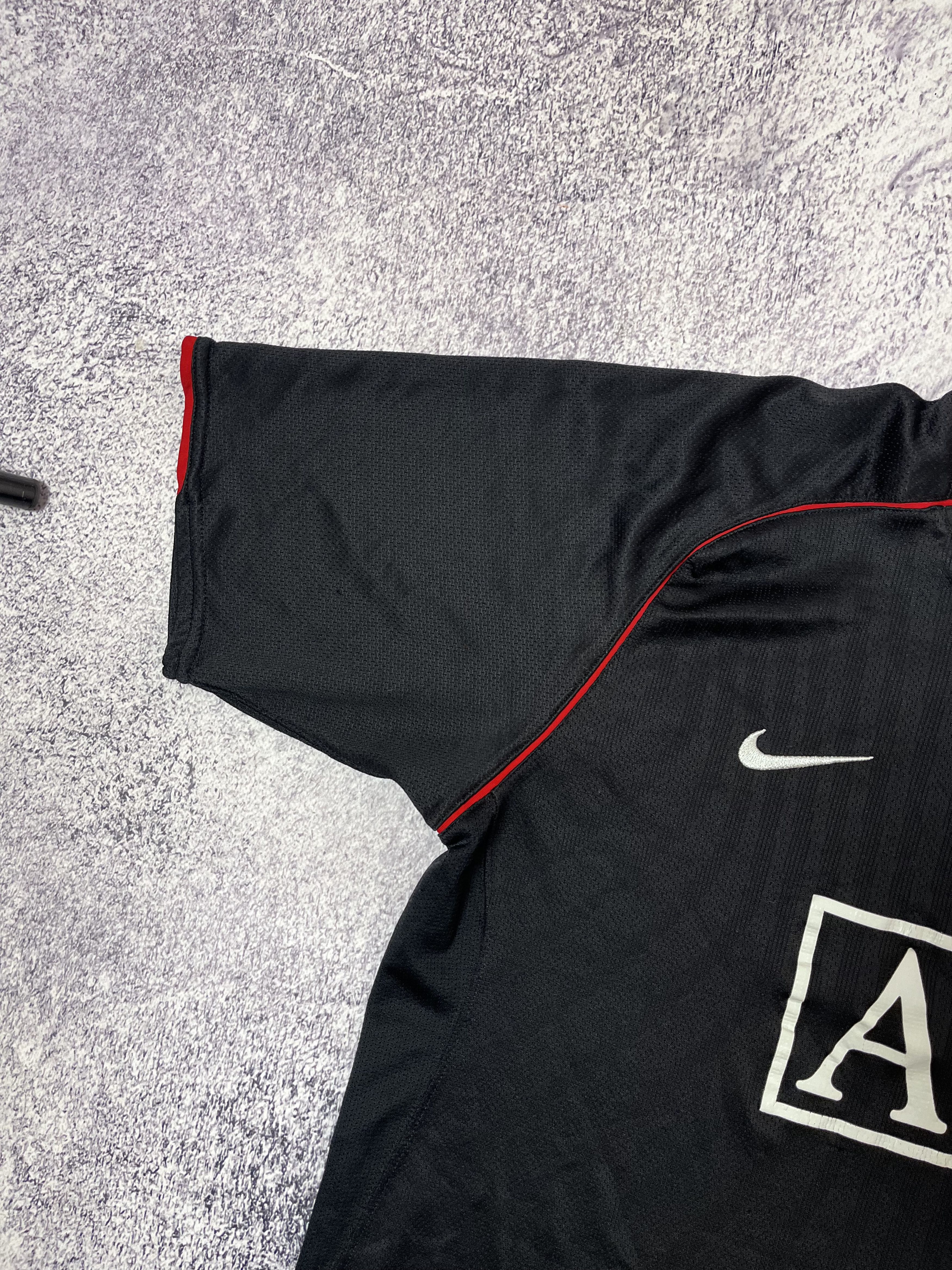 Nike Vintage mens soccer jersey Nike Manchester United size Xl Size US XL / EU 56 / 4 - 8 Thumbnail