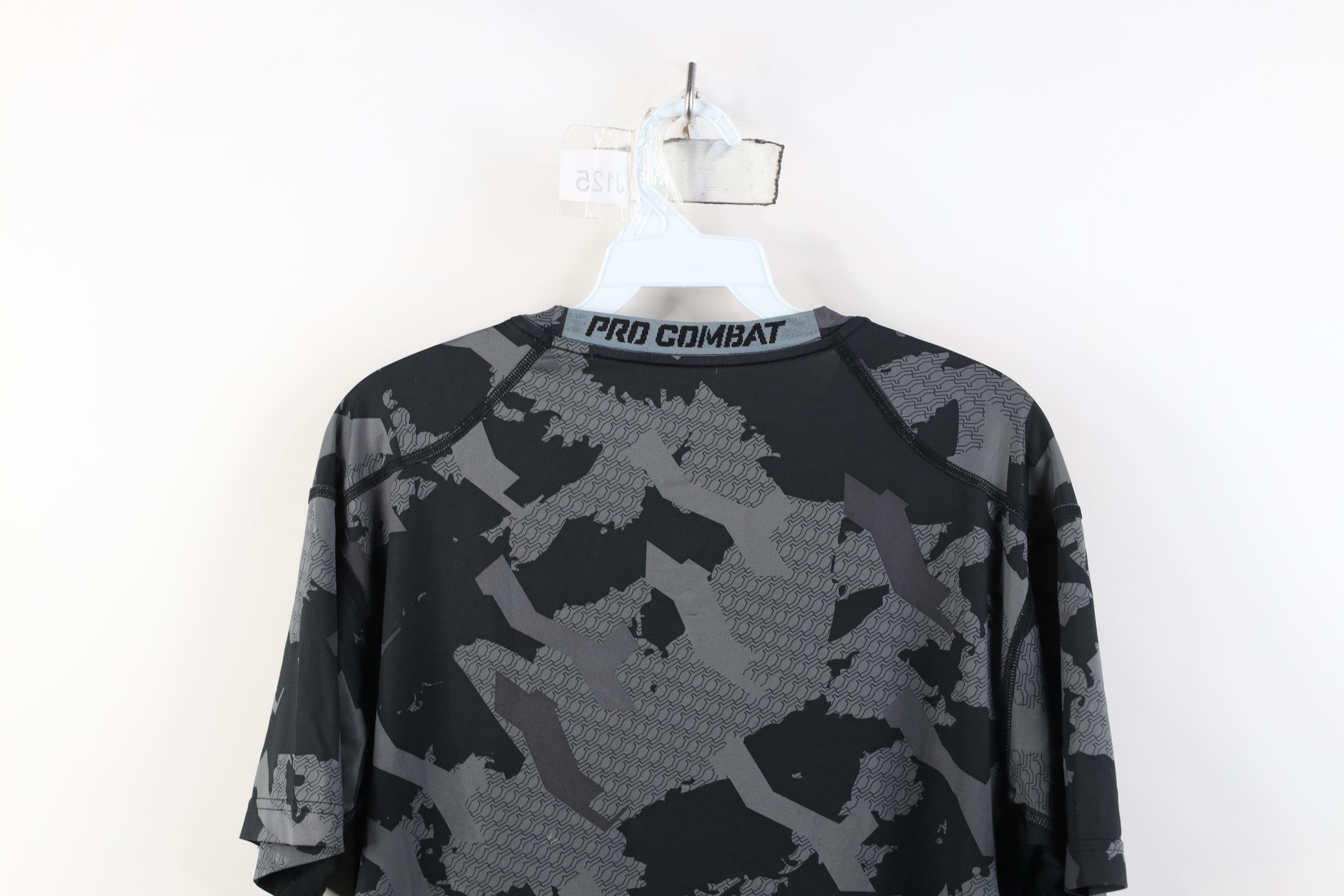 Nike Nike Pro Combat Camouflage Training Short Sleeve T-Shirt Size US XL / EU 56 / 4 - 14 Thumbnail