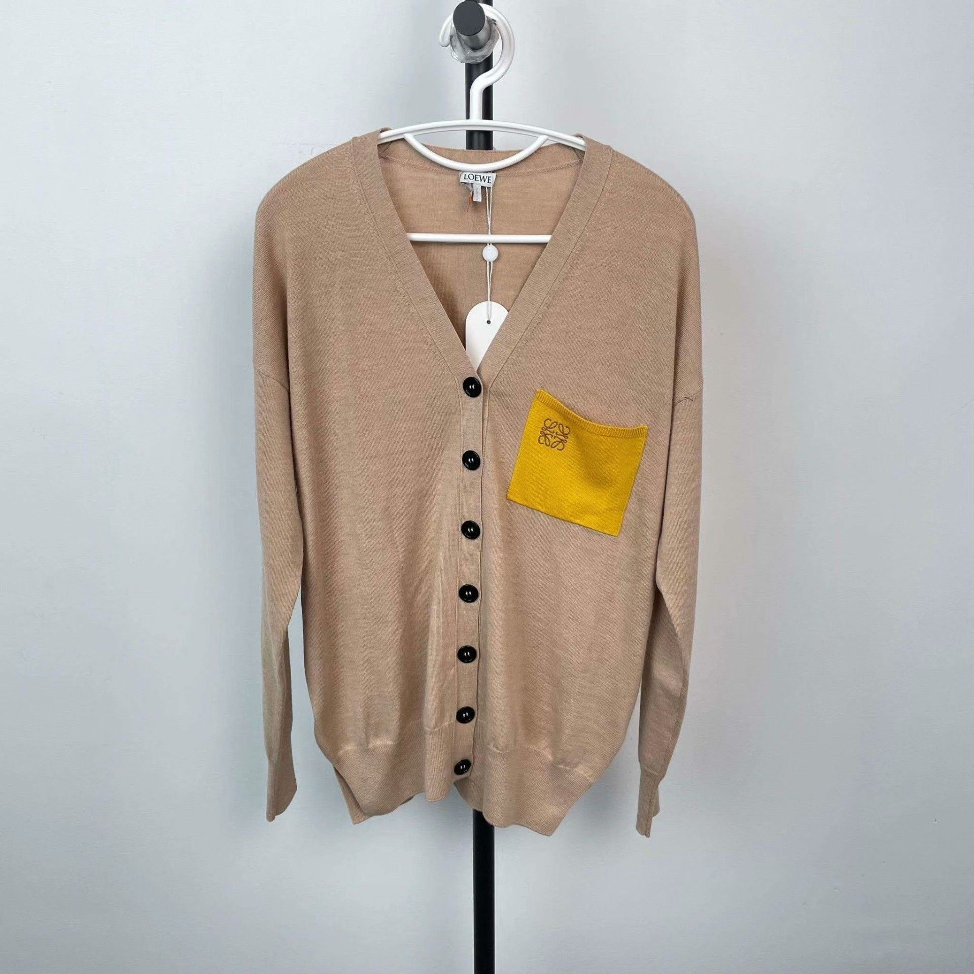 Loewe Loewe Retro Embroidered Sweater XS Women Size XS / US 0-2 / IT 36-38 - 1 Thumbnail