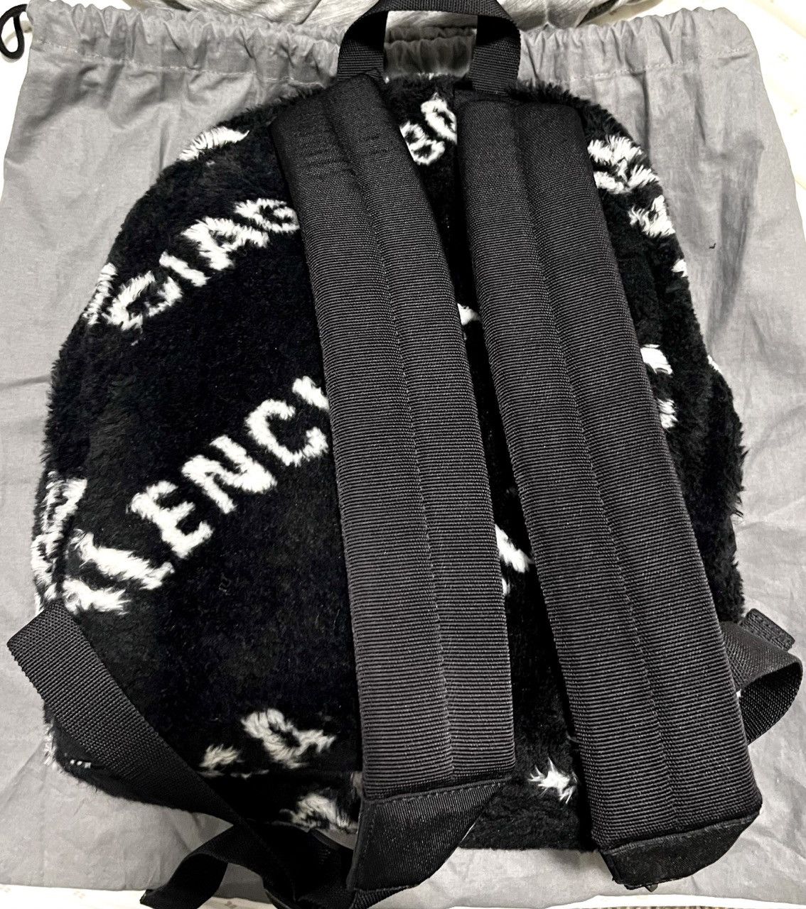 Balenciaga Balenciaga Everyday Faux Fur Logo Backpack Size ONE SIZE - 5 Thumbnail
