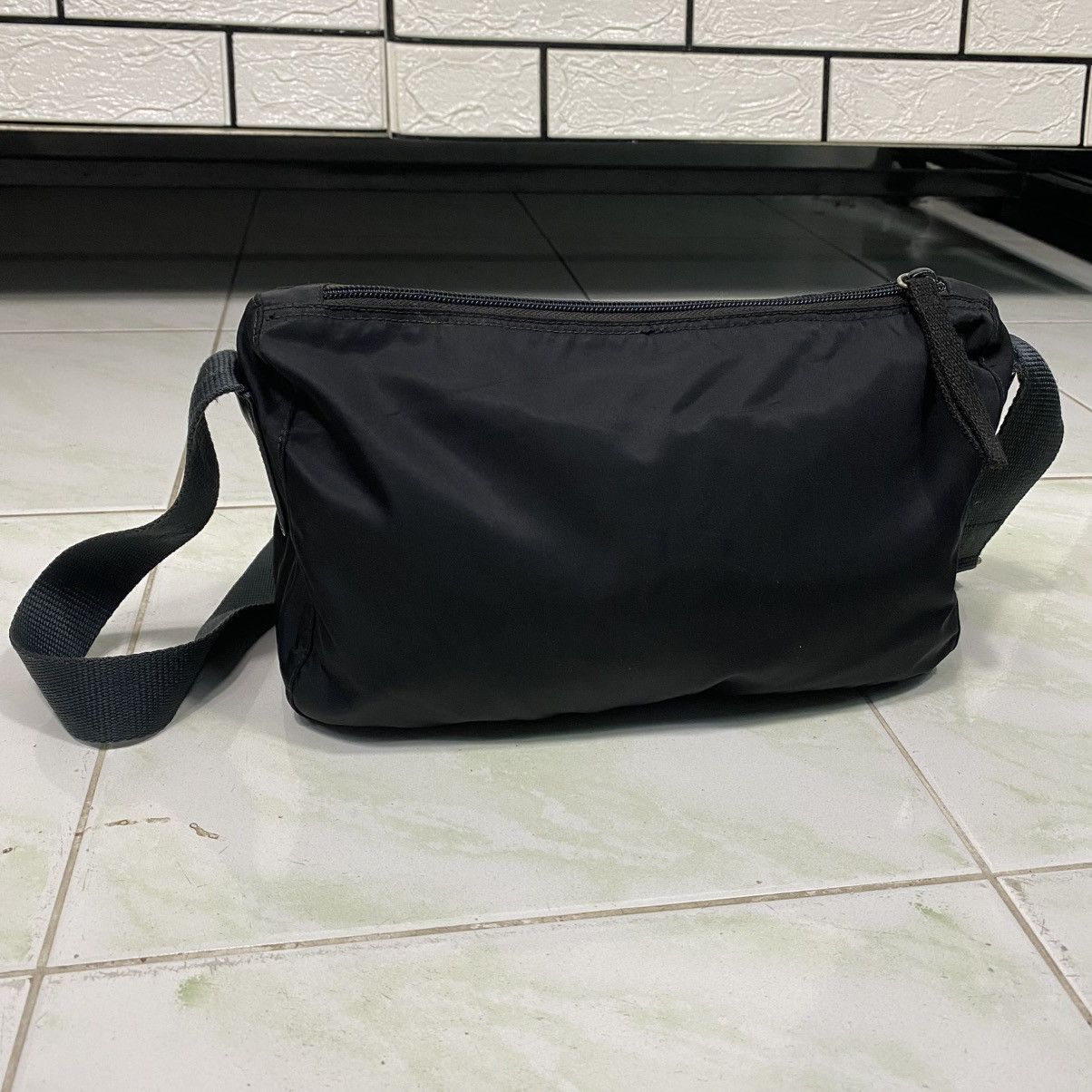 Prada 🔥VINTAGE SLING BAG PRADA MILANO Size ONE SIZE - 8 Thumbnail