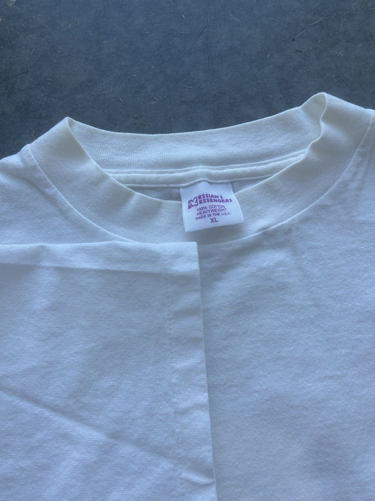 Vintage Vintage 90s Bodos German Restaurant Moon Graphic Tee Size US L / EU 52-54 / 3 - 7 Thumbnail