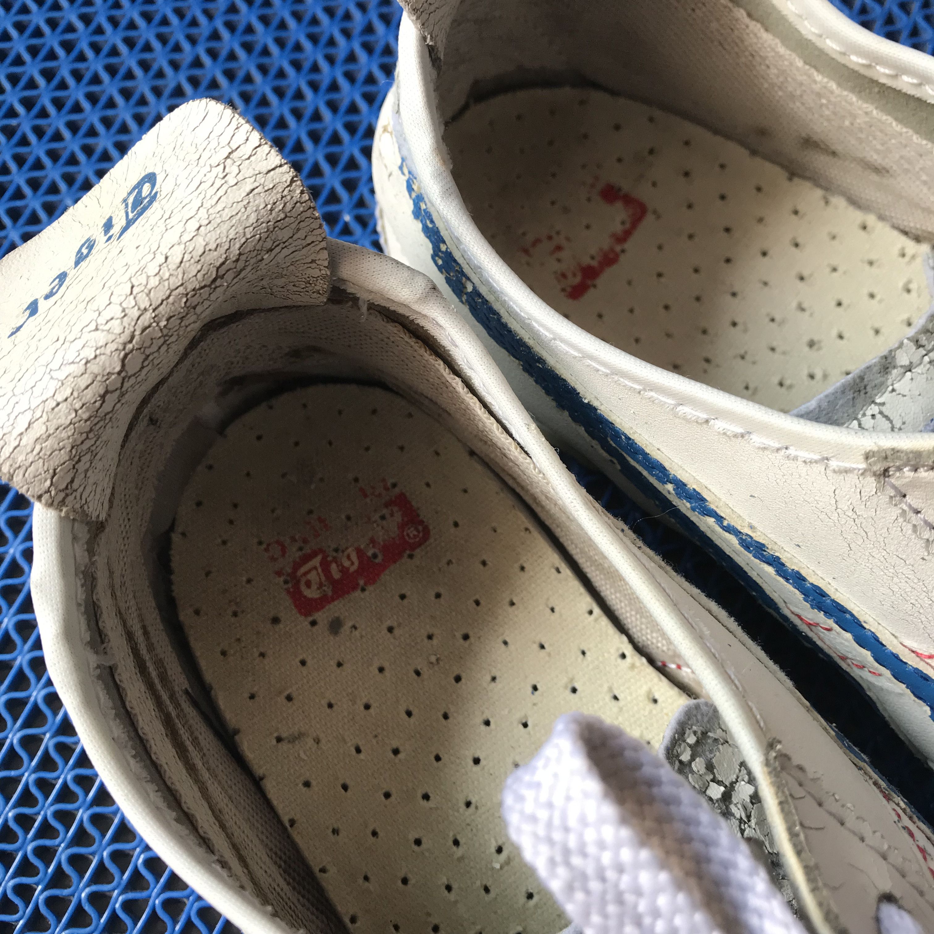 Onitsuka Tiger Onitsuka Tiger MEXICO 66 White Blue French Stripe Used Size US 9 / EU 42 - 7 Thumbnail