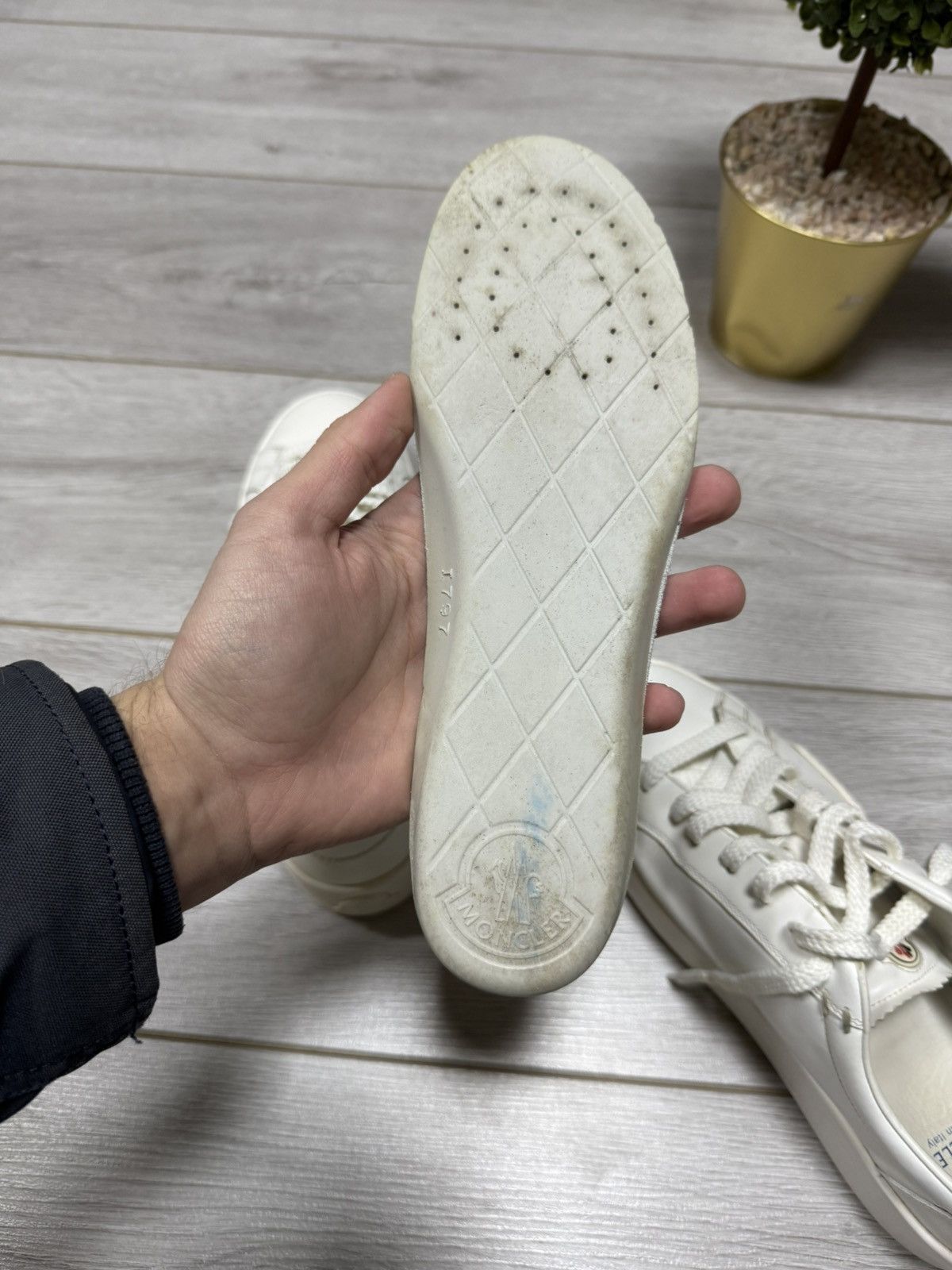 Moncler Moncler leather sneakers shoes big M logo Size US 8 / EU 41 - 9 Thumbnail