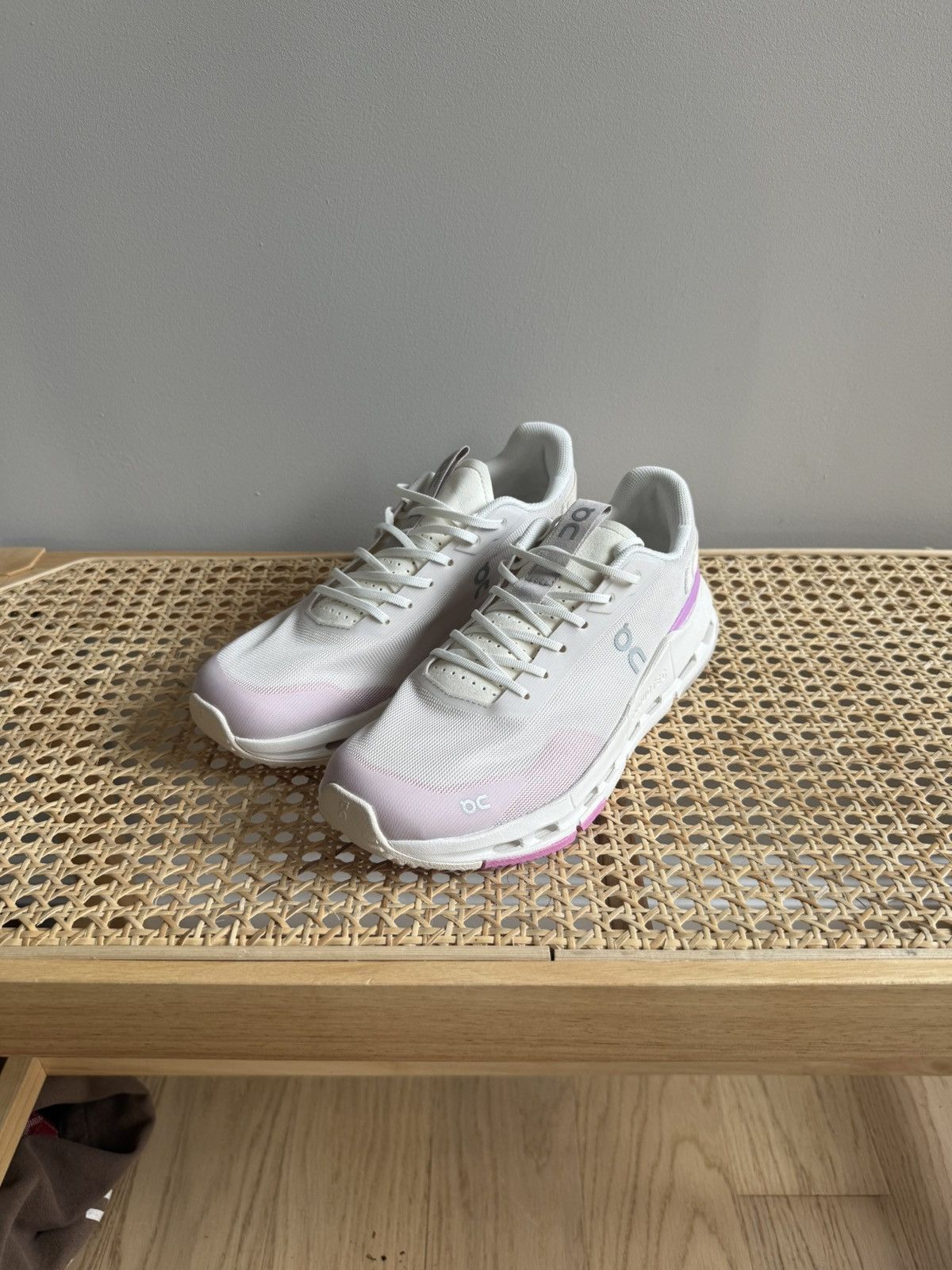 On On Running Cloudnova Form2 Women Sz 8 White/Pink Sneaker New Size US 8 / IT 38 - 6 Thumbnail