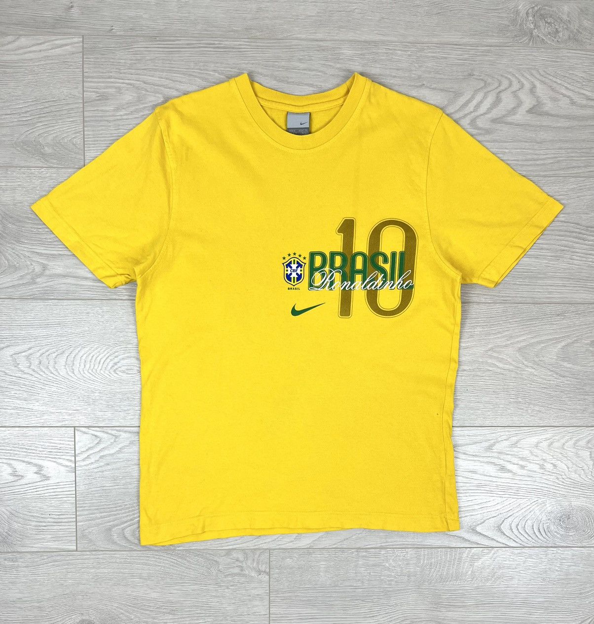 Vintage Blokecore⚽️ Nike Vintage 00s Brazil Ronaldinho T Shirt Size US M / EU 48-50 / 2 - 1 Thumbnail