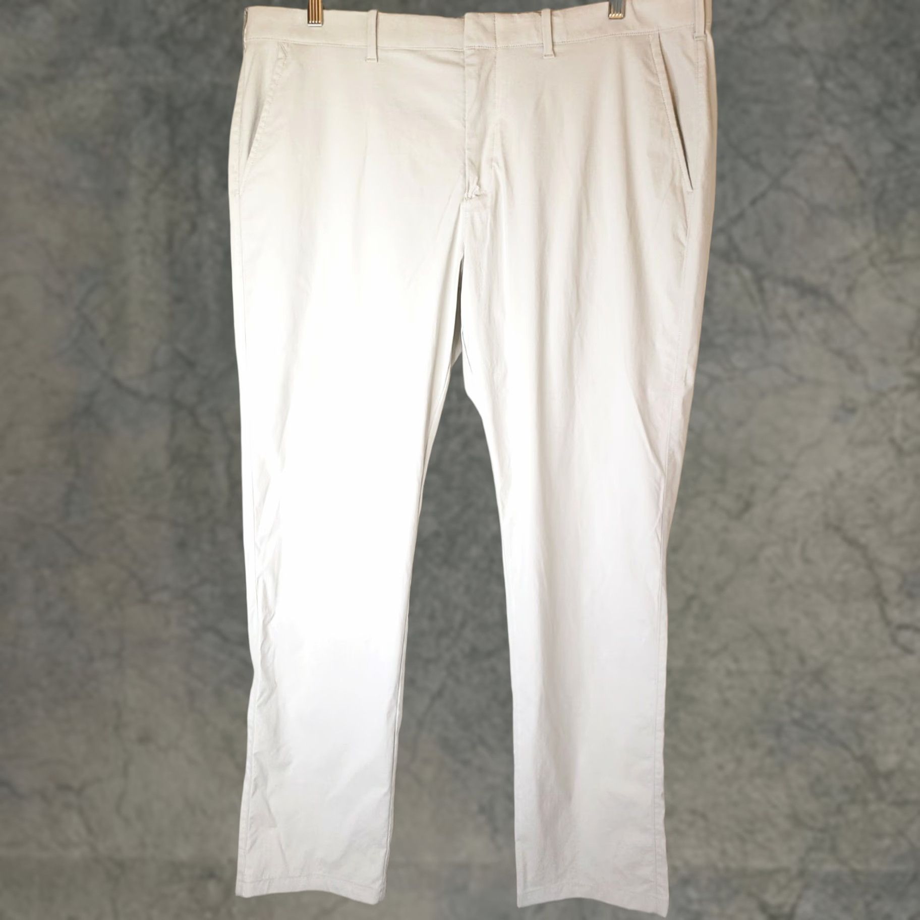 J.Crew J.CREW 770 Straight Stretch Beige Chino Nylon Pants 38 X 32 Back Zipper Pocket Mens Regular Straight Front Keyboard: No Size US 38 / EU 54 - 1 Thumbnail