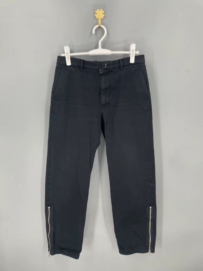 Gucci Gucci Black embroidered Donald Duck pants 2502-Nextarrow Size US 32 / EU 48 - 1 Thumbnail