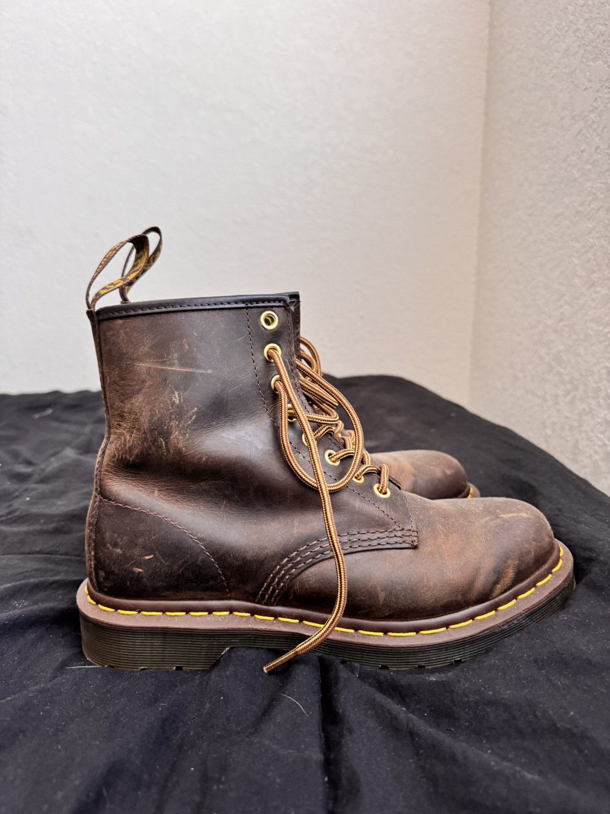 Dr. Martens 1460 CRAZY HORSE LEATHER LACE UP BOOTS Size US 7 / EU 40 - 6 Thumbnail