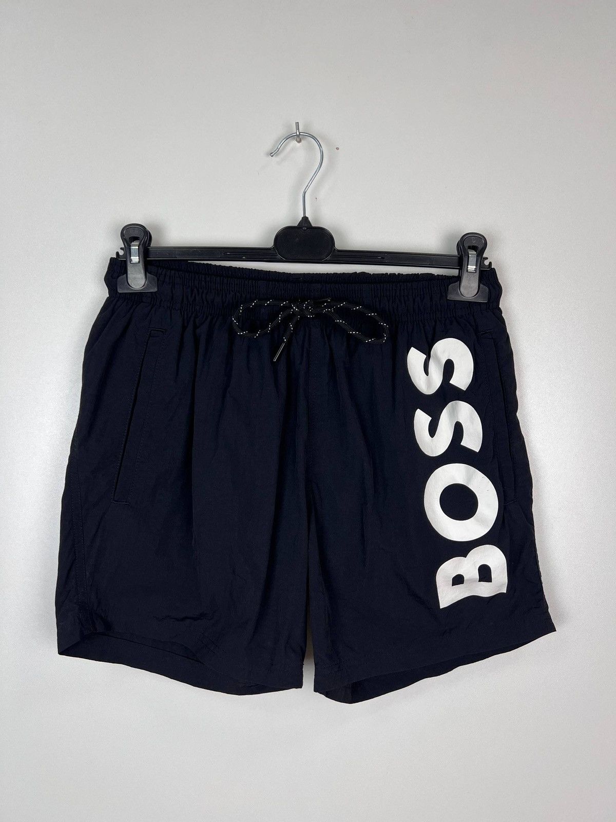 Hugo Boss Hugo Boss luxury Shorts size 30 S Size US 30 / EU 46 - 1 Thumbnail