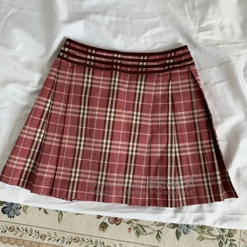 Burberry Burberry Pink Plaid Pleated Skirt for Women. Size 23" - 3 Thumbnail