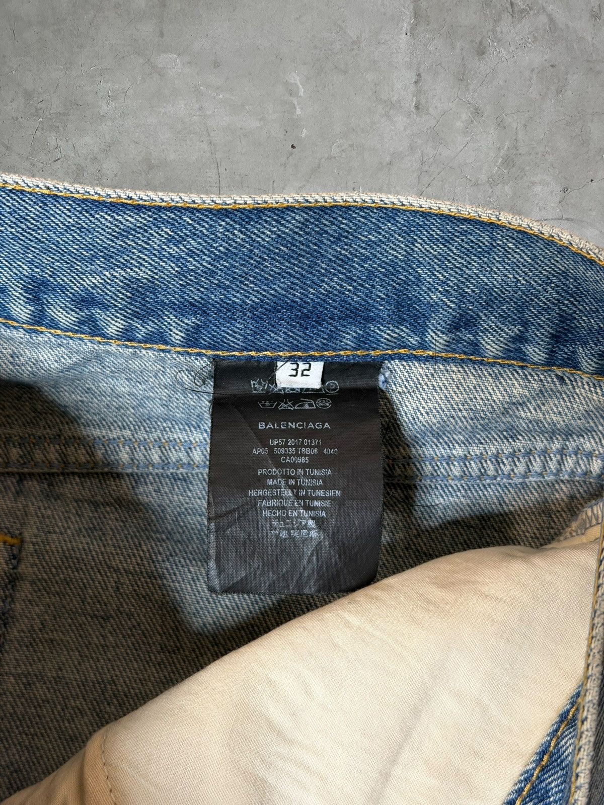 Balenciaga Balenciaga Distressed Jeans Size US 32 / EU 48 - 8 Thumbnail