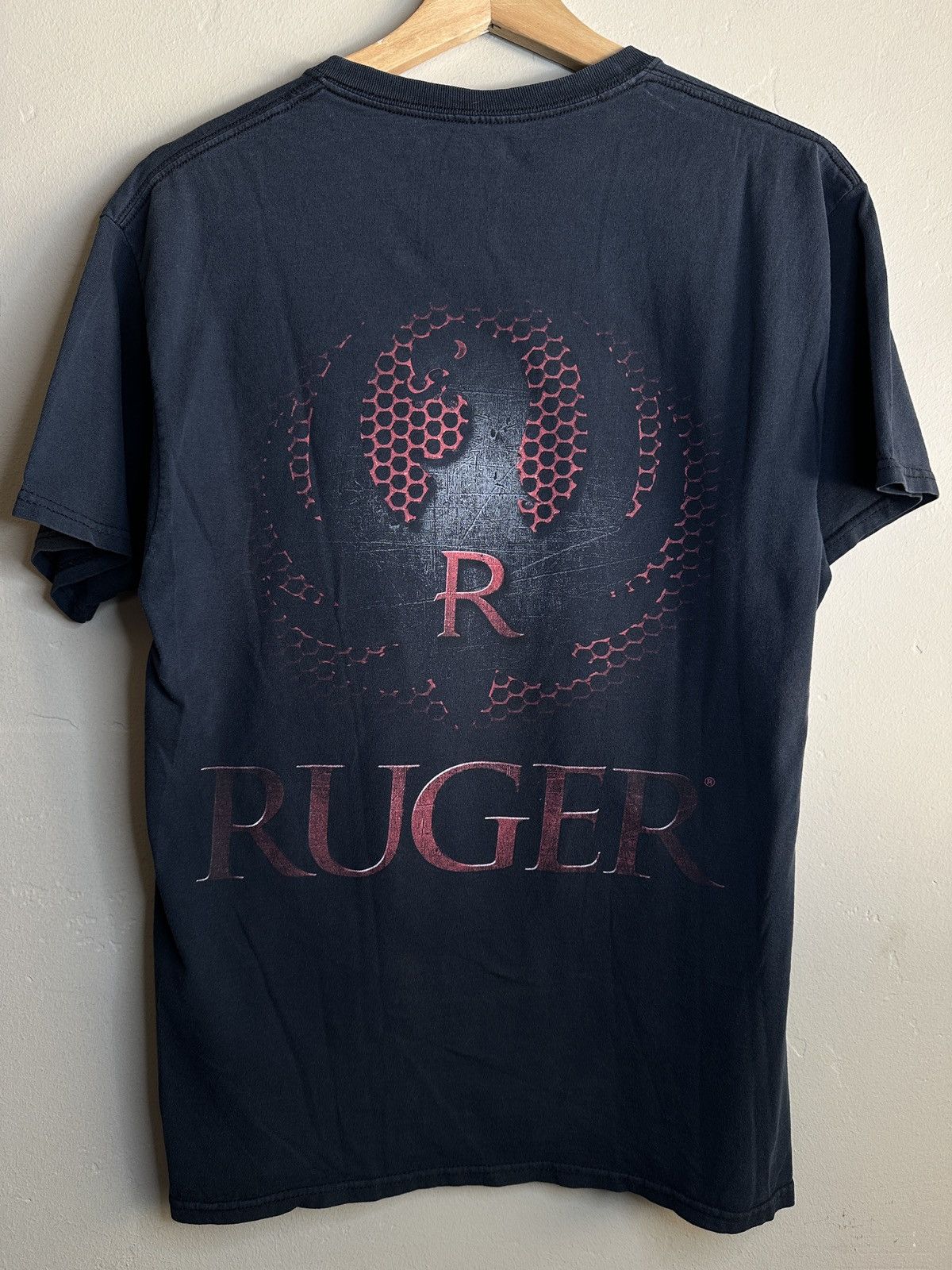 image of Art Vintage Ruger Firearms Gun Faded Logo T-Shirt - M in Black/Red, Men's (Size Medium)